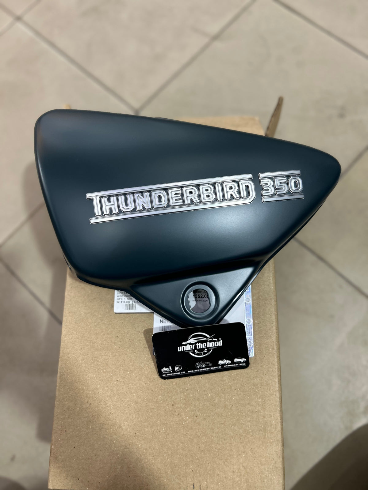 Royal Enfield Side Panel LH with Sticker Asphalt 350 BVI 808043 for Thunderbird 350