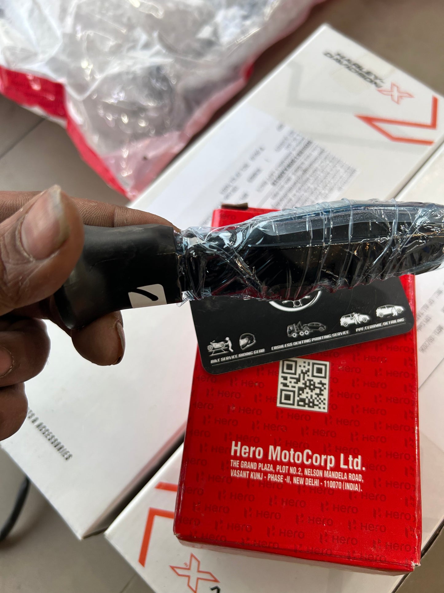 Hero Genuine Left Rear Winker Assembly for Glamour XTEC 2 | LH Rear Indicator / Left Rear Turn Signal | ADJRA8C001000G