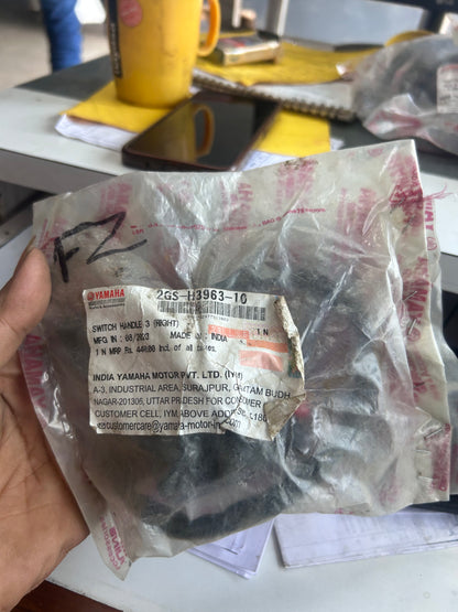Yamaha 2GS‑H3963‑10 – Right Switch Handle 3 Assembly | FZ Series