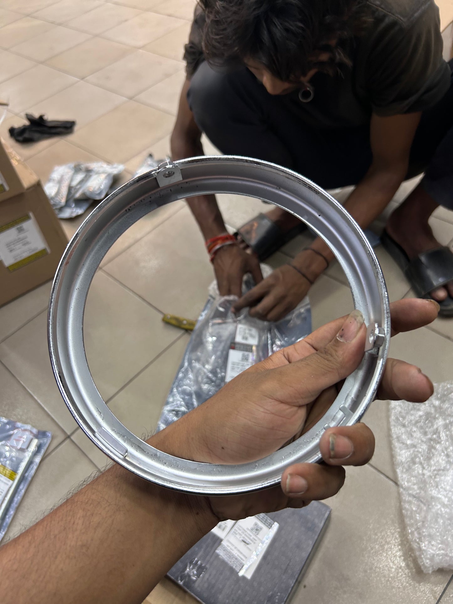 Royal Enfield RAN00065/B – Headlamp Rim Assembly (Chrome/Silver, OEM for Interceptor 650 & Continental GT 650)