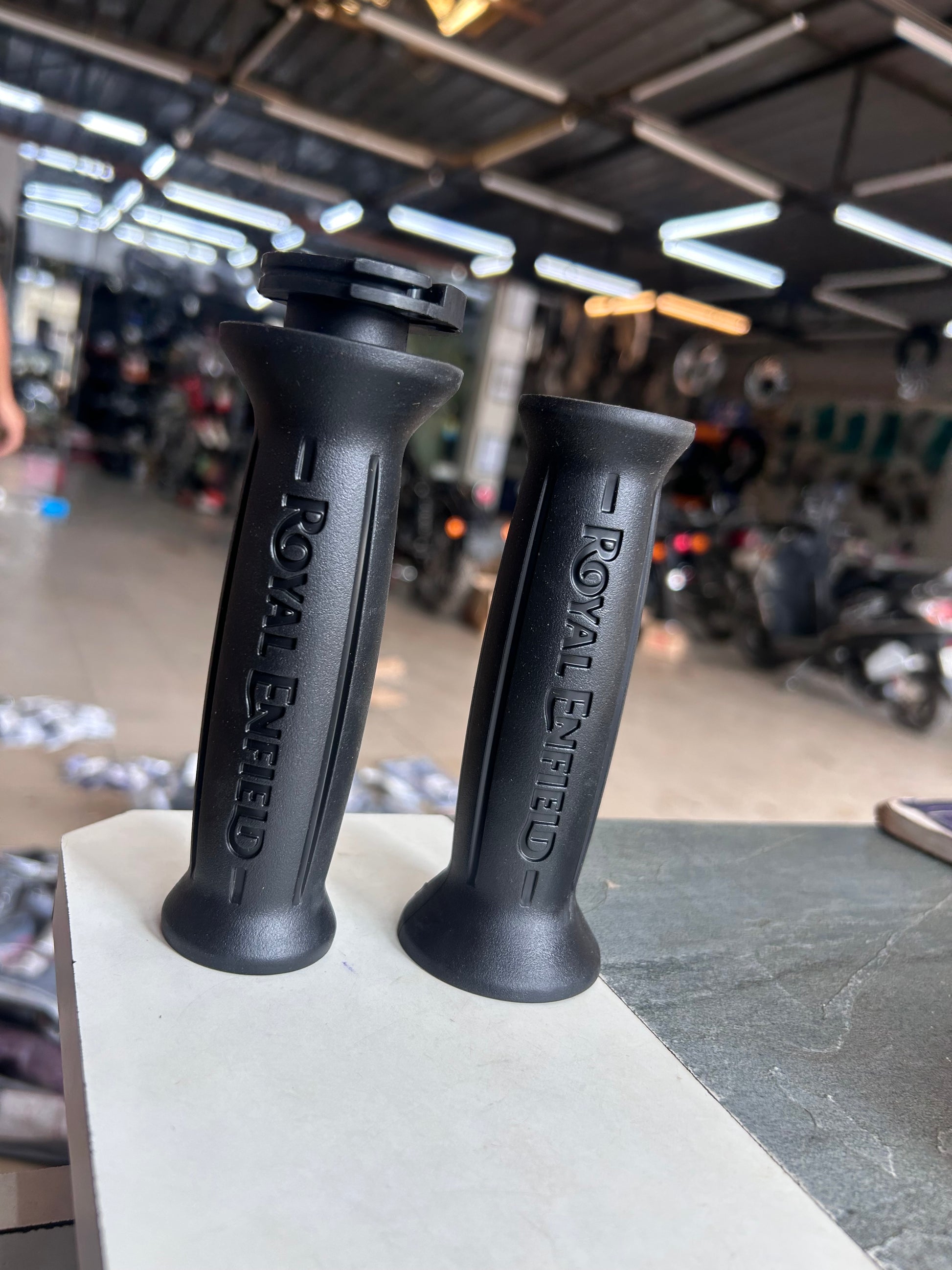 Royal Enfield Handlebar Grip Set –  Interceptor 650 Continental GT 650