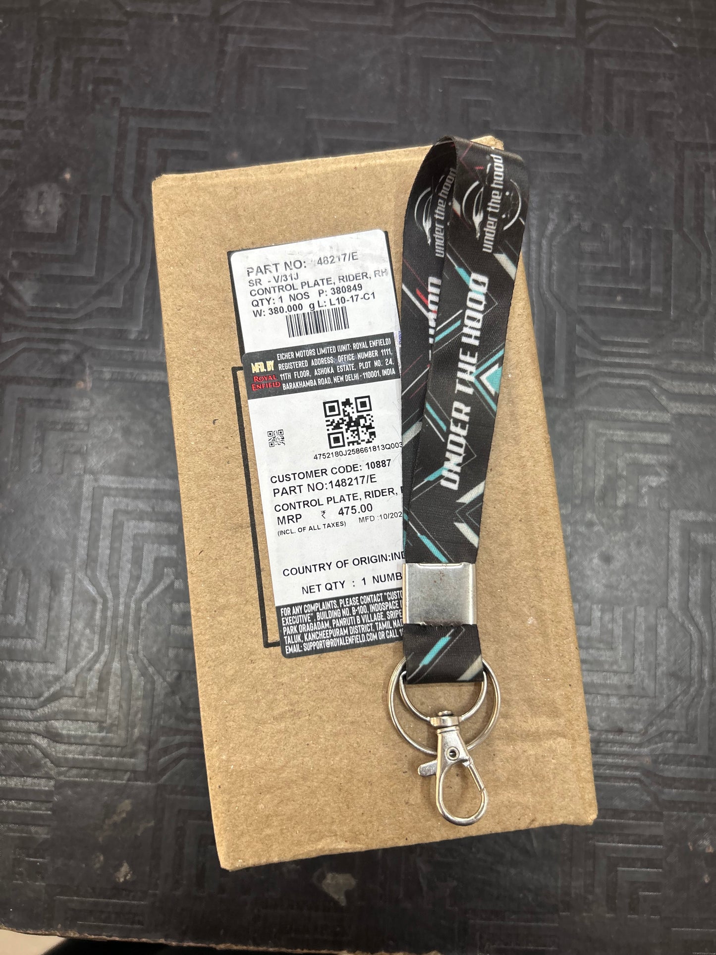 Royal Enfield 148217/E – Control Plate, Rider RH (OEM Genuine for Continental GT 650)