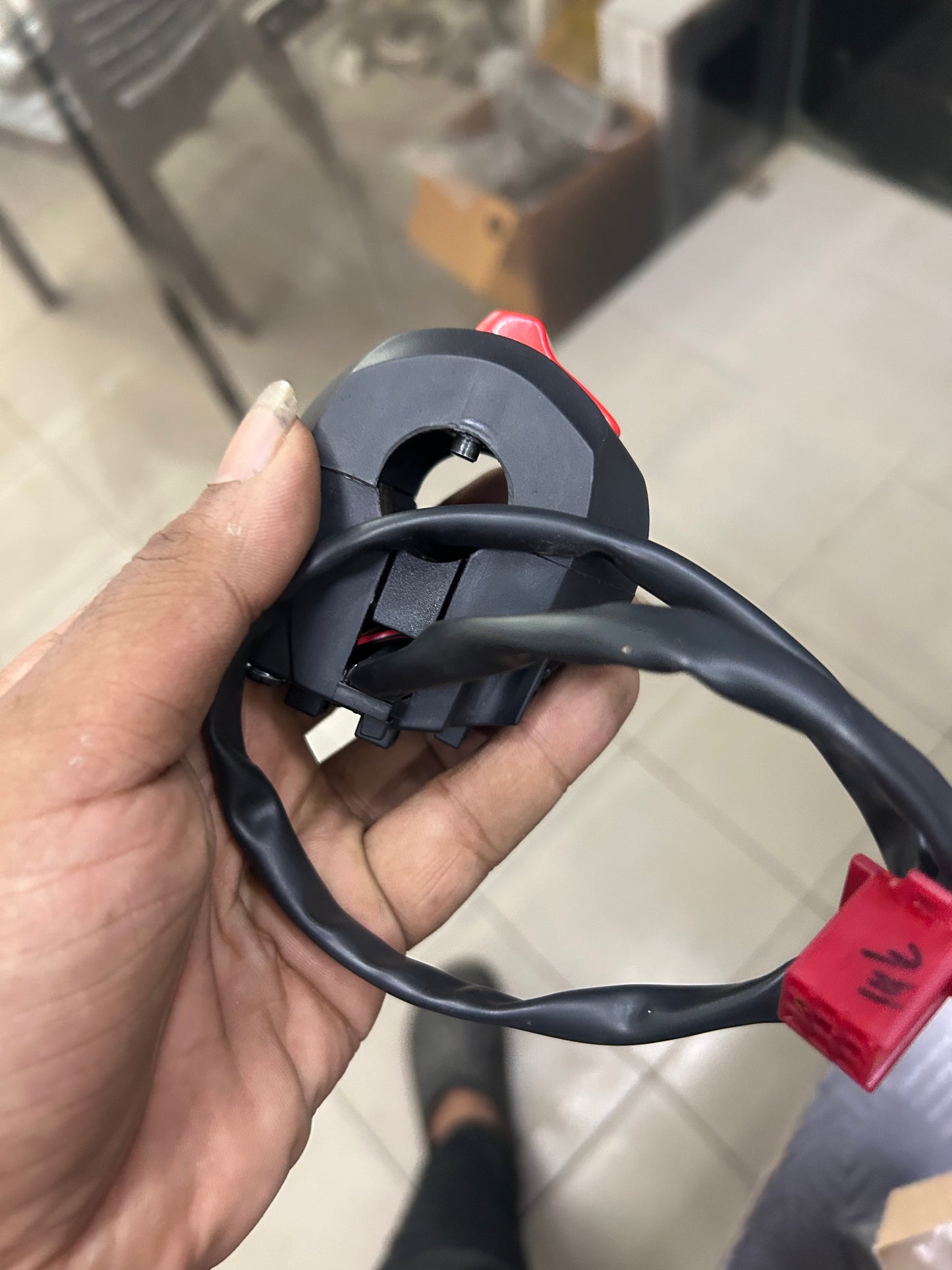 Royal Enfield 1040429/A – Right-Hand Switch Module (RH) | OEM for Bullet 350/500, Bullet Trials 350/500, Classic 350 (BSIII/BSIV/BSVI), Thunderbird X 350 (BSIV)