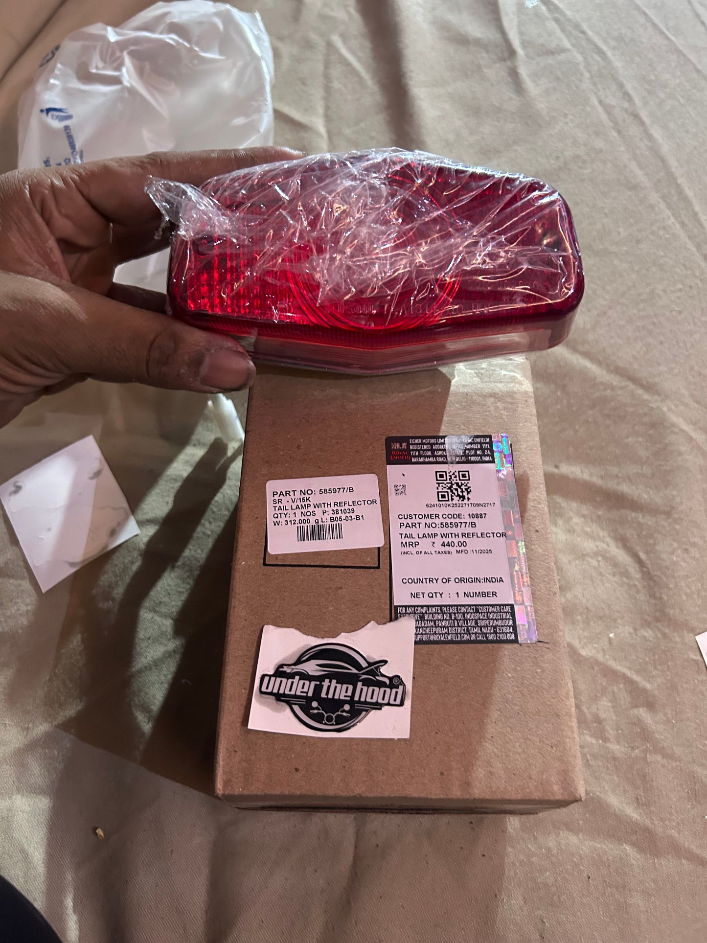 Royal Enfield 585977/B Tail Lamp with Reflector – Genuine Rear Light Assembly for Interceptor 650 & Continental GT 650