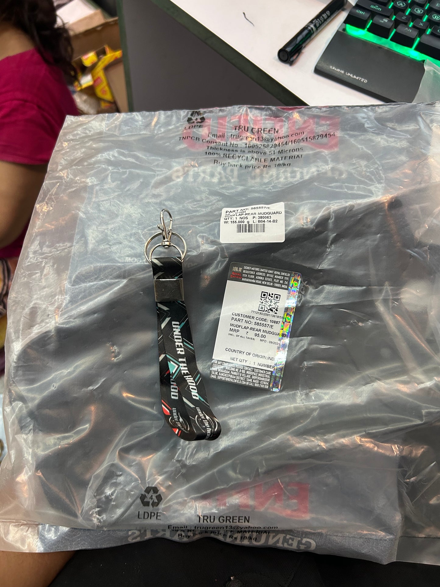 Royal Enfield Rear Mudflap – Interceptor 650 & Continental GT 650 – OEM Rear Mudguard Splash Flap (585557/E)