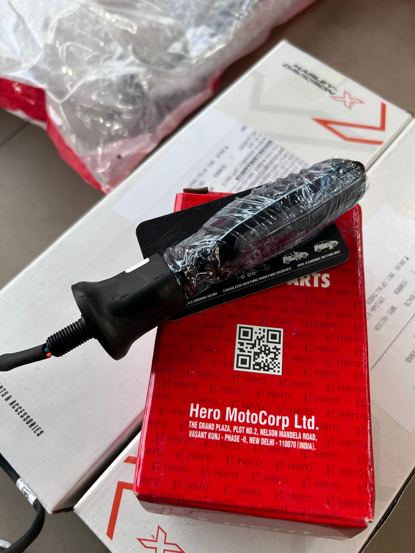 Hero Genuine Left Rear Winker Assembly for Glamour XTEC 2 | LH Rear Indicator / Left Rear Turn Signal | ADJRA8C001000G
