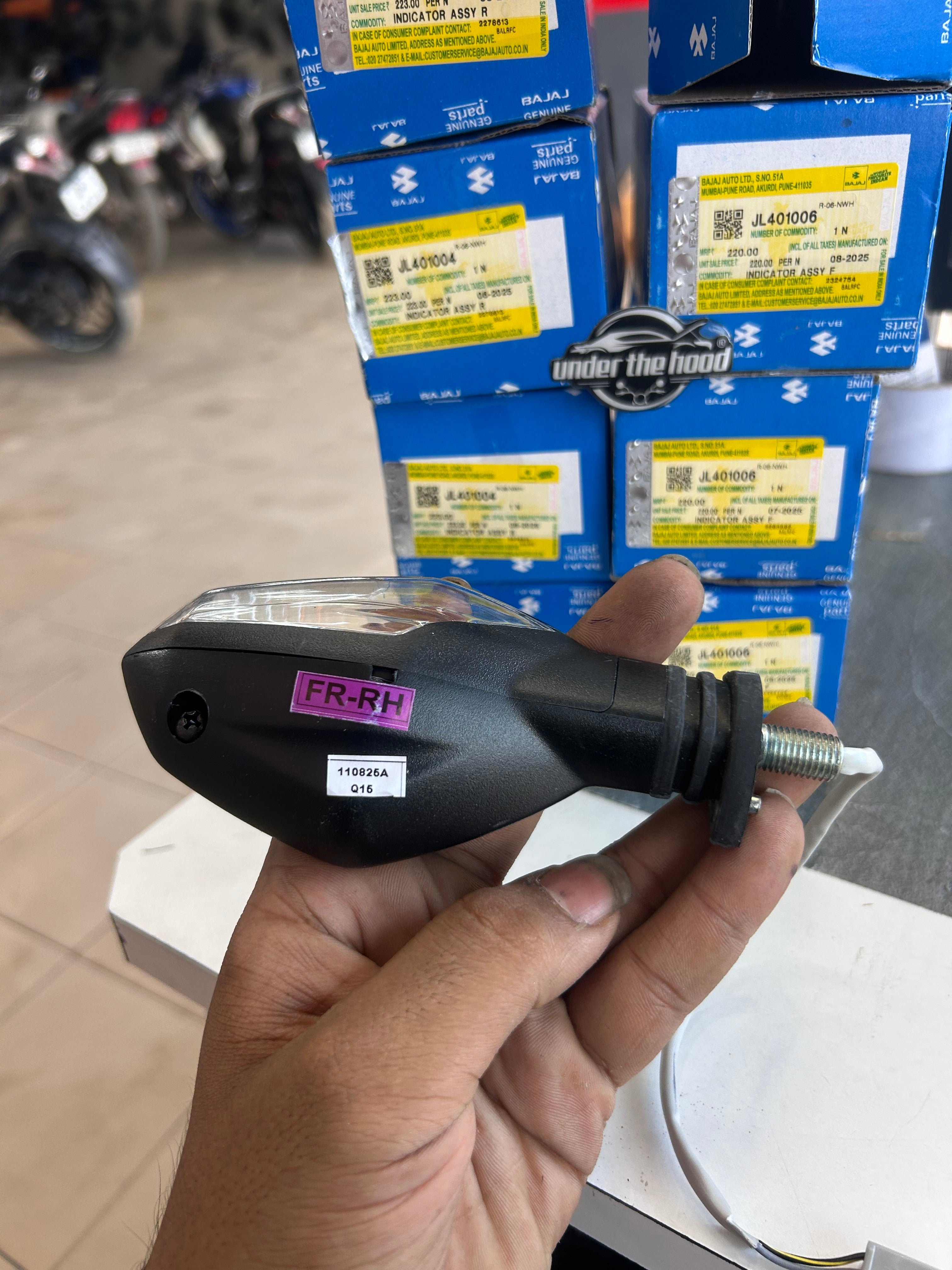 Bajaj Pulsar JL401006 Indicator – Front RH & Rear LH OEM – UNDER