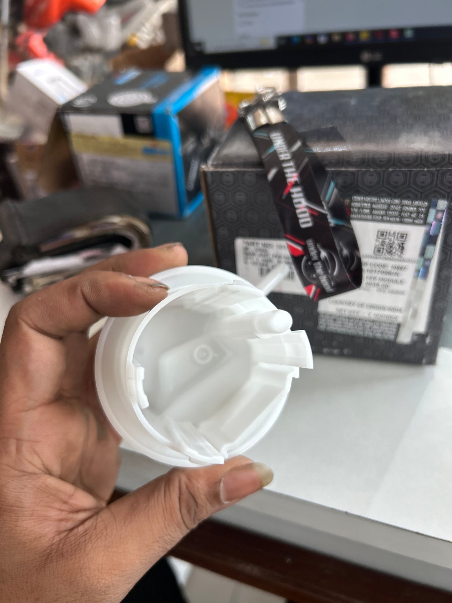 Royal Enfield 1017096/A – Base Unit (FFP Module Outlet Section) for Classic 500, Bullet 500 & Himalayan 411 EFI