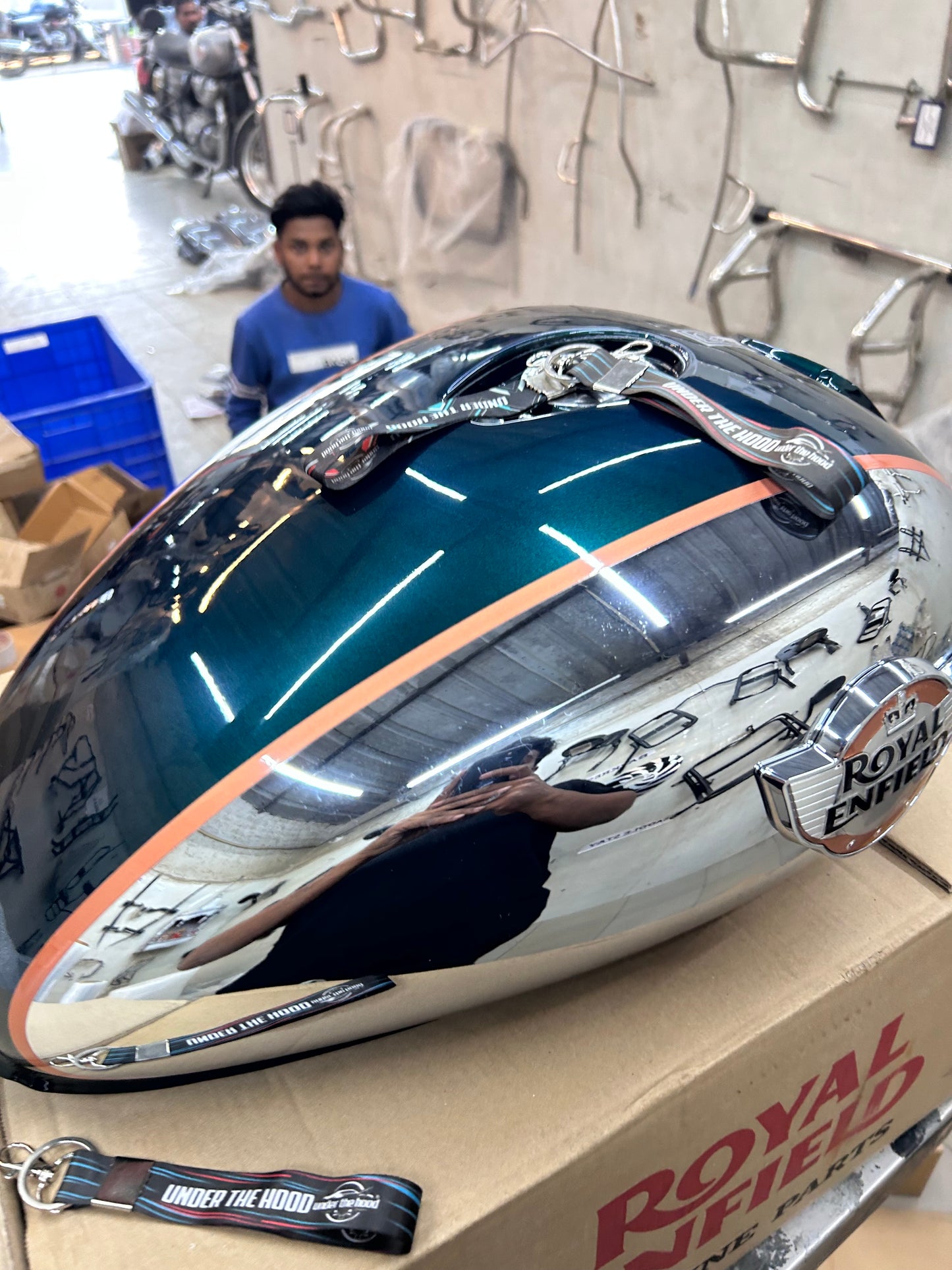 Fuel Tank Assembly with Sticker (Emerald Green) for All New Classic 350 (J-Series, BS6) – RAK02319/A