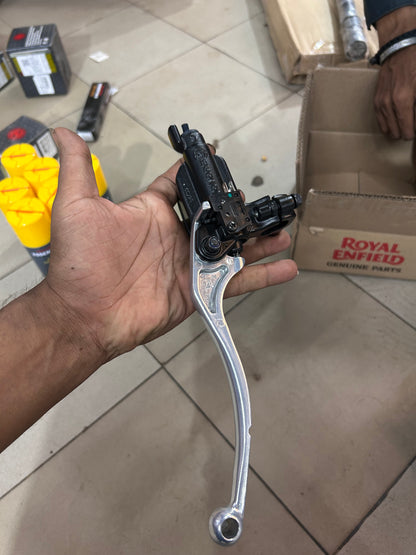 Royal Enfield 585027/A Master Cylinder Assembly – Front Brake Lever & Master Cylinder OEM for Himalayan, Continental GT & Interceptor