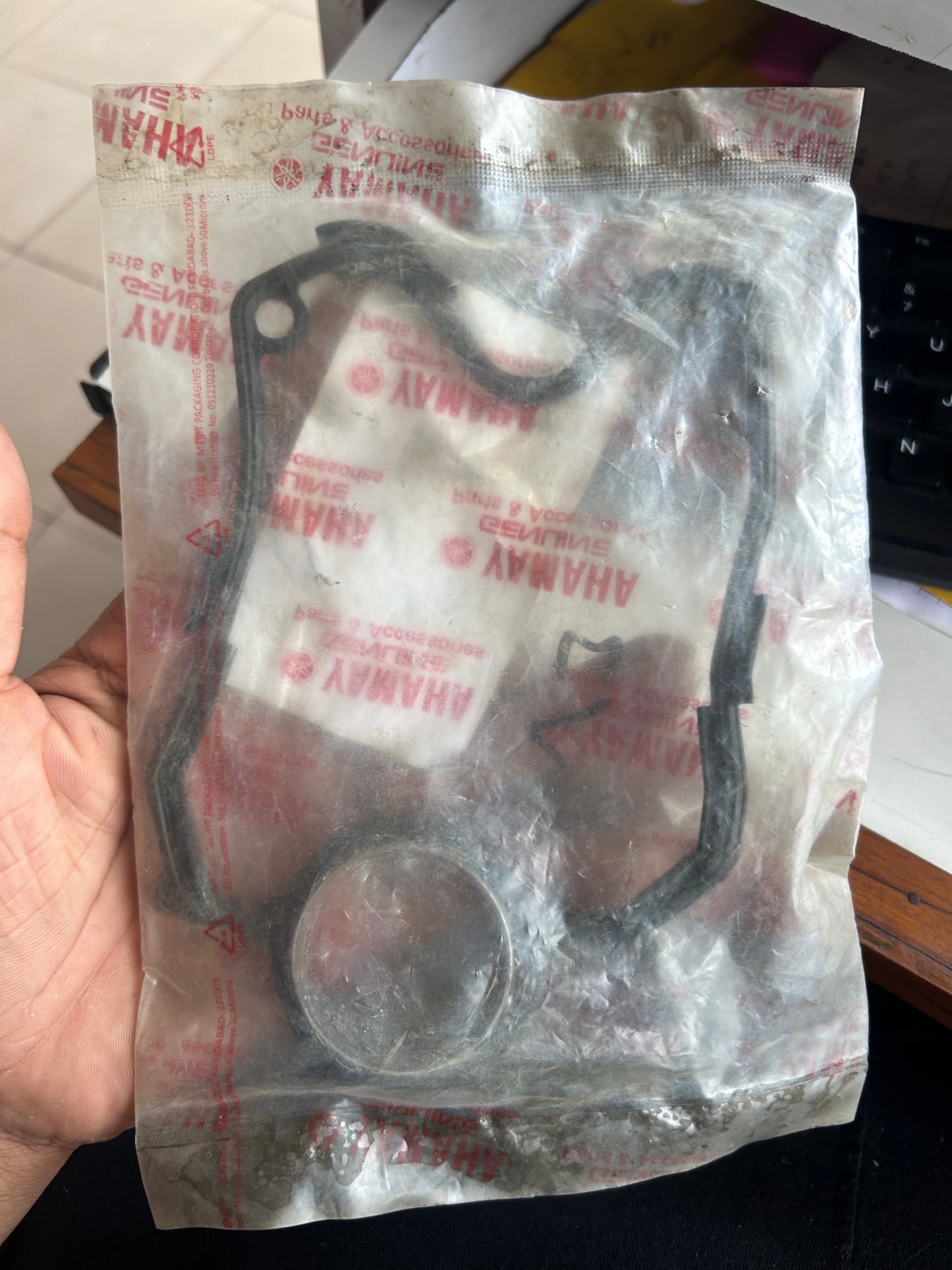 Yamaha Head Cover Gasket BK7‑E1193‑00 – R15 V3/V4/M, MT‑15 & YZF‑155 OEM Seal