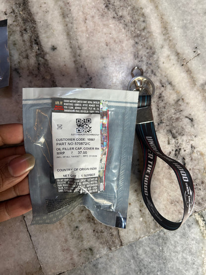 570872 – Oil Filler Cap, Cover RH (Right-Side Engine Oil Filler Cover) for Bullet 350 UCE (KS/ES), Bullet 500 UCE, Electra 350 UCE (ES), Thunderbird Twinspark (TBTS) – Genuine Royal Enfield