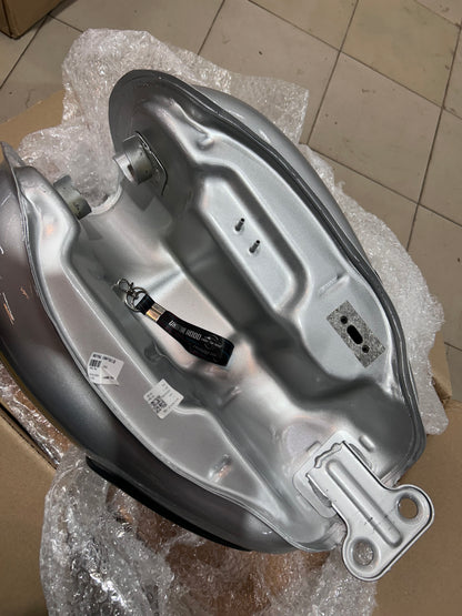 Royal Enfield Classic 350 UCE BS4 Silver Fuel Tank with Sticker – 826070