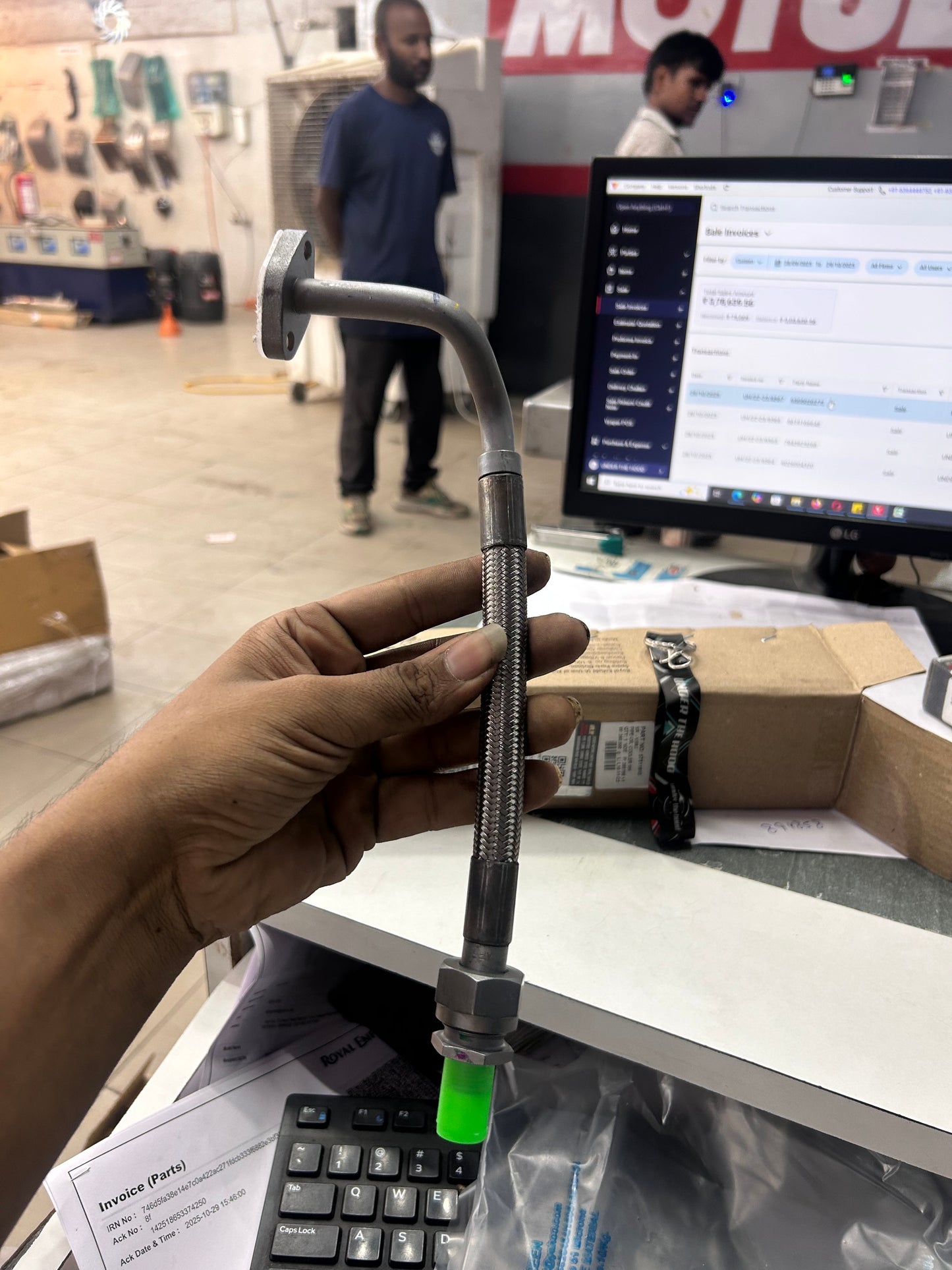 Royal Enfield Oil Cooler Pipe – Right (575116/C) for Interceptor 650 & Continental GT 650