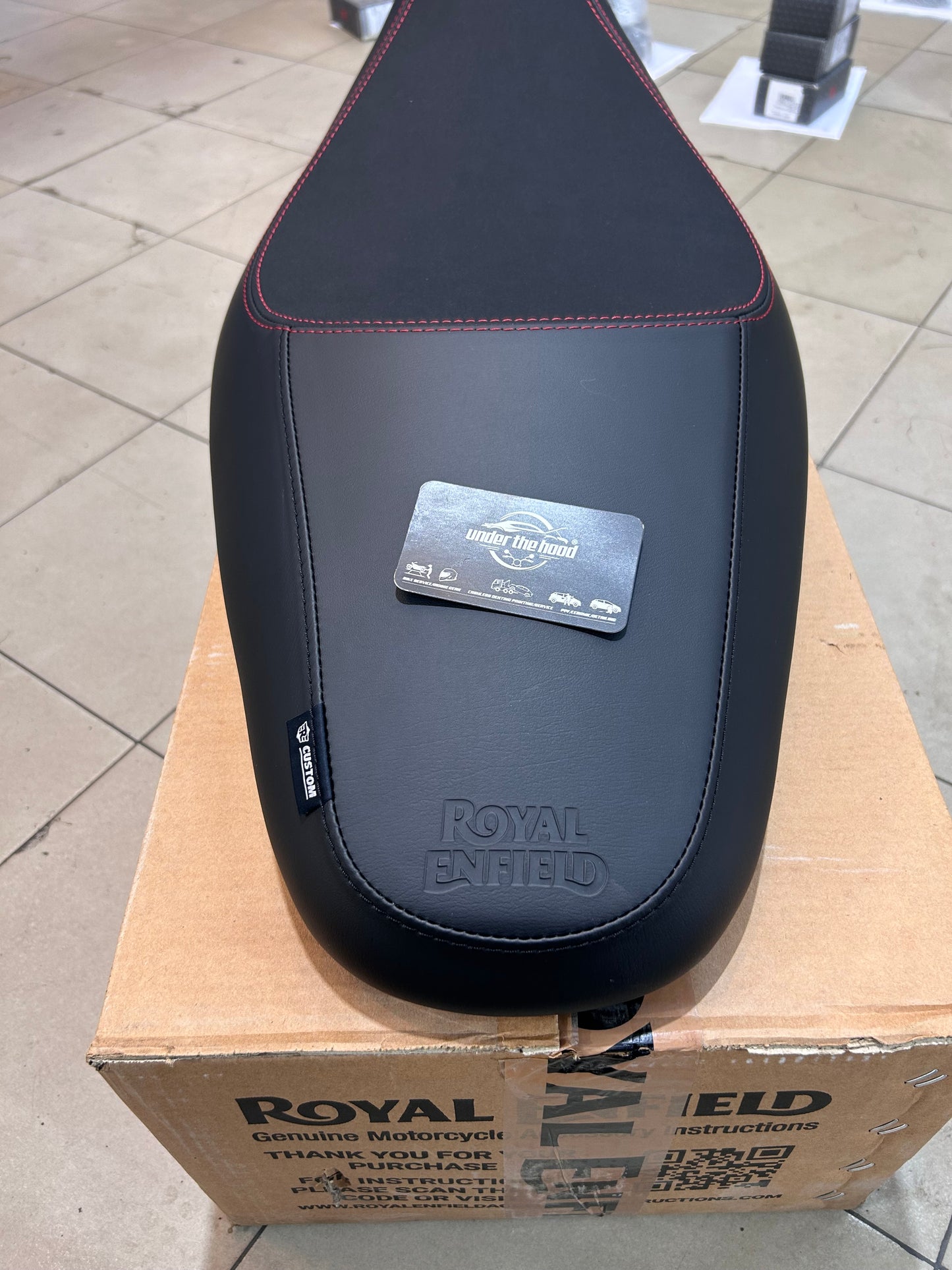 Royal Enfield Black Custom Seat KXA00140 — OEM Sporty Seat for Hunter 350