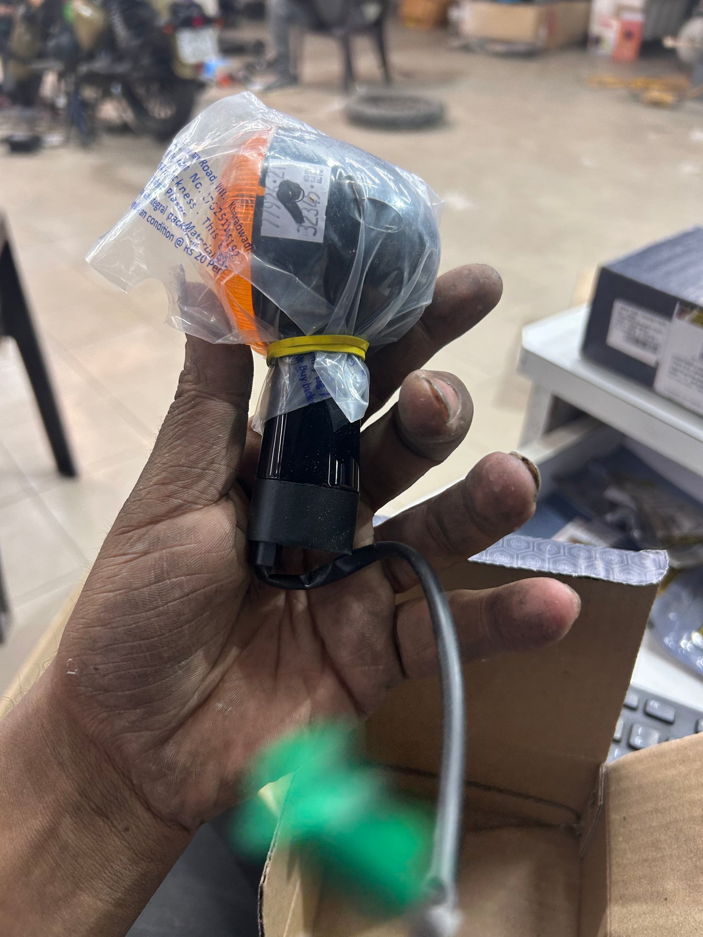 Royal Enfield RAN00115/B Trafficator with Bulb for Super Meteor 650