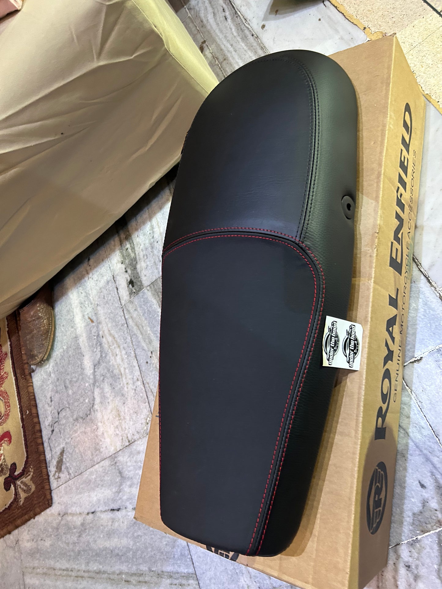 Royal Enfield 1990489 – Black Premium Touring Dual Seat for Continental GT 650 – Genuine GMA Comfort Seat