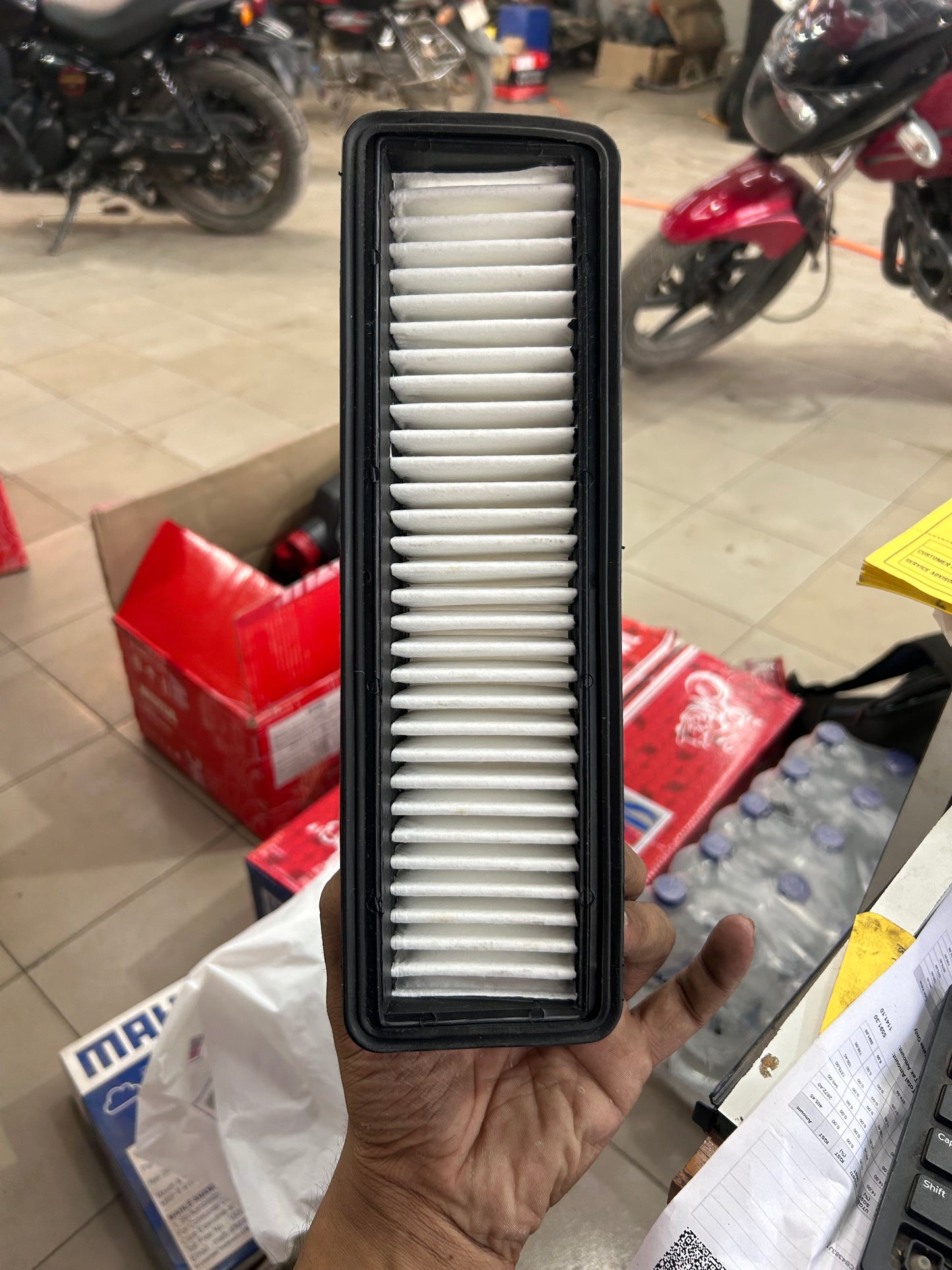 Air Filter for Hyundai i10 Grand / Xcent Diesel – Mahle LX 4017 | Genuine Replacement | Engine Performance