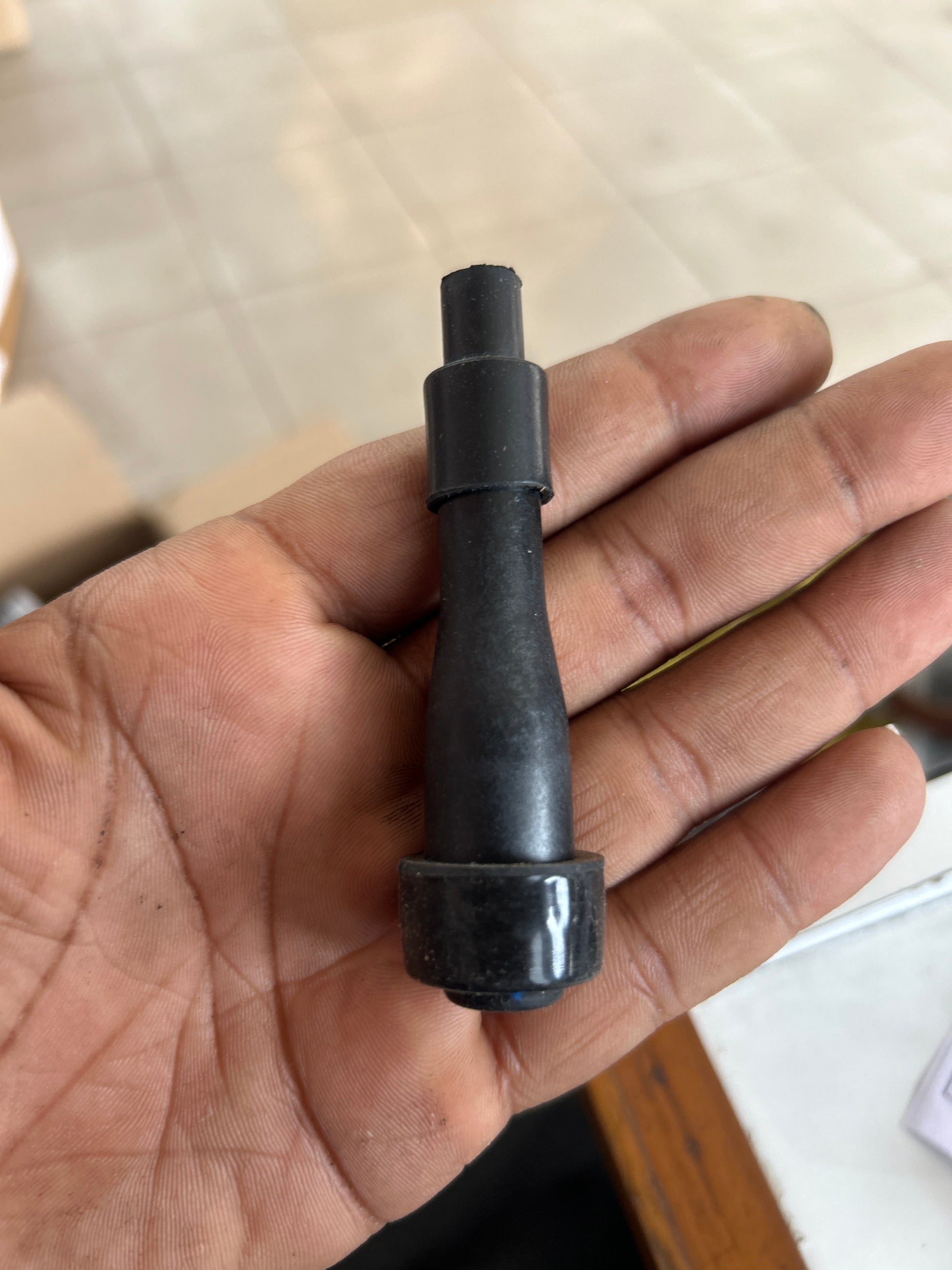 RLV00001/G Plug Adaptor for Reborn, Meteor, Hunter – Royal Enfield