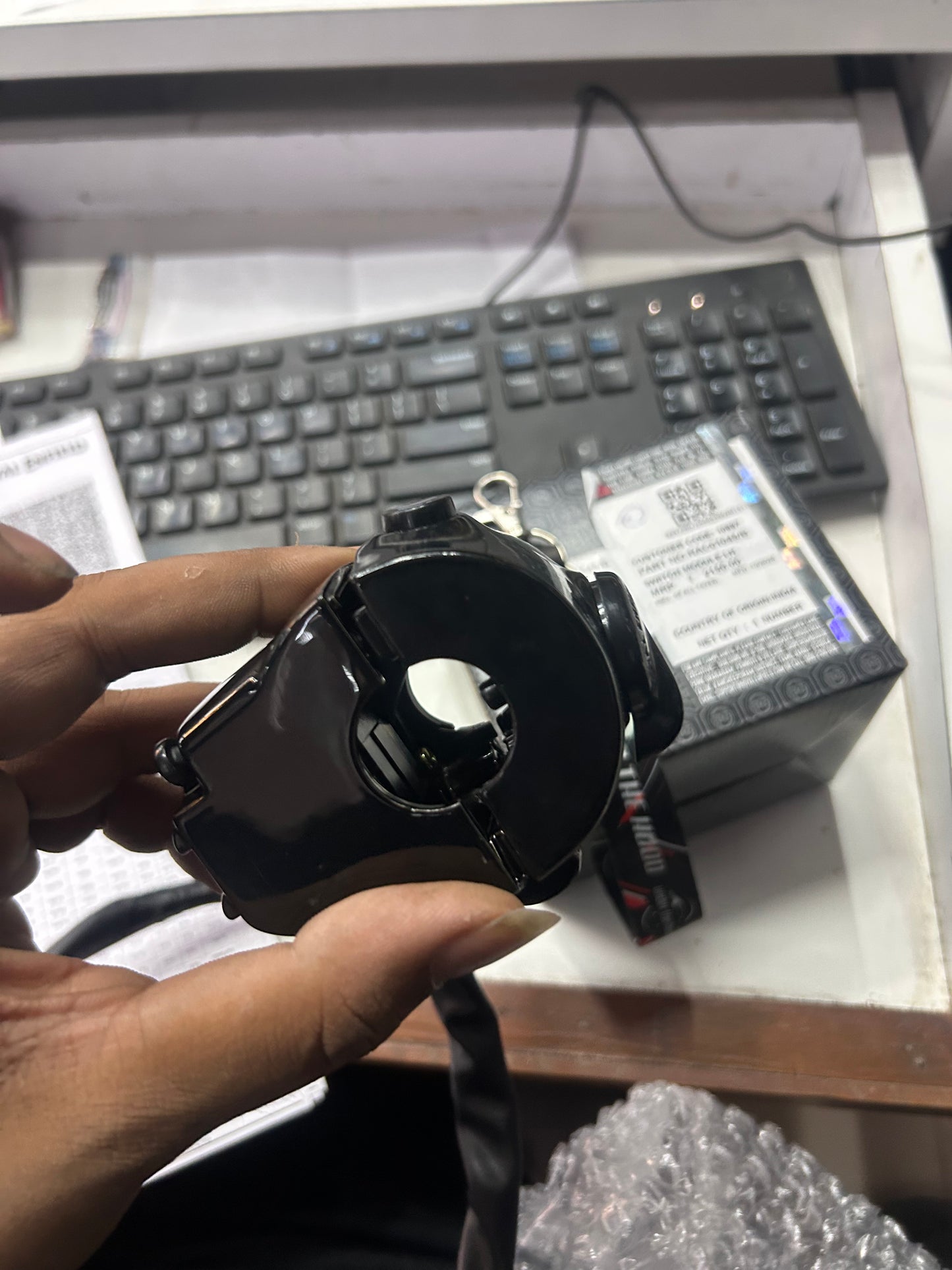 Royal Enfield RAC01045/B – Left Switch Module (LED-Headlamp Models) for Meteor 350 (J-Series, BS6/E5) – Gloss Black / Colour Trim – OEM