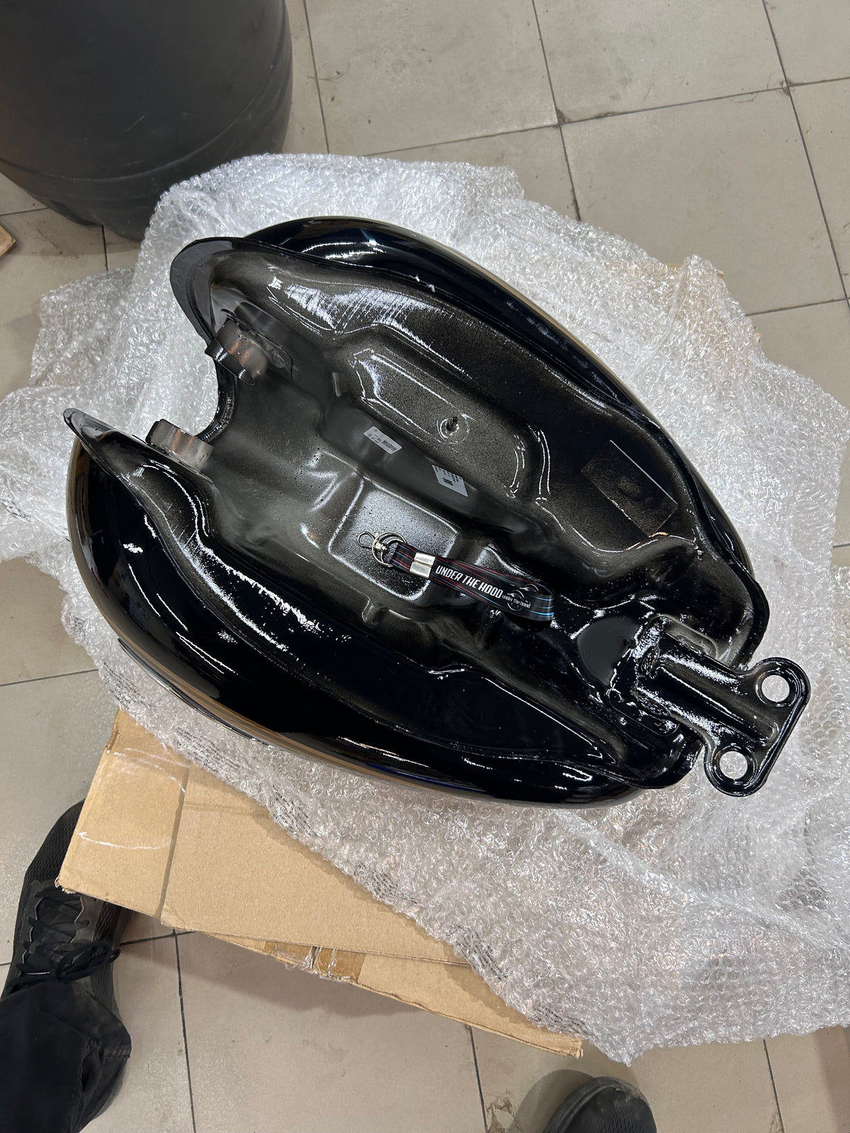 Fuel Tank With Sticker STD Black GPTECH BVI for Bullet 350 UCE KS/ES – Genuine Royal Enfield 866130