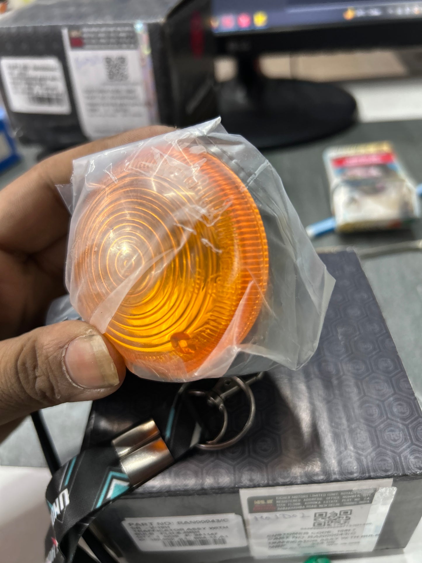 Royal Enfield Trafficator (Indicator) Assembly with Bulb – FLH & RRH — Meteor 350 (BS6 / Euro 5, J-Series) — RAN00043/C