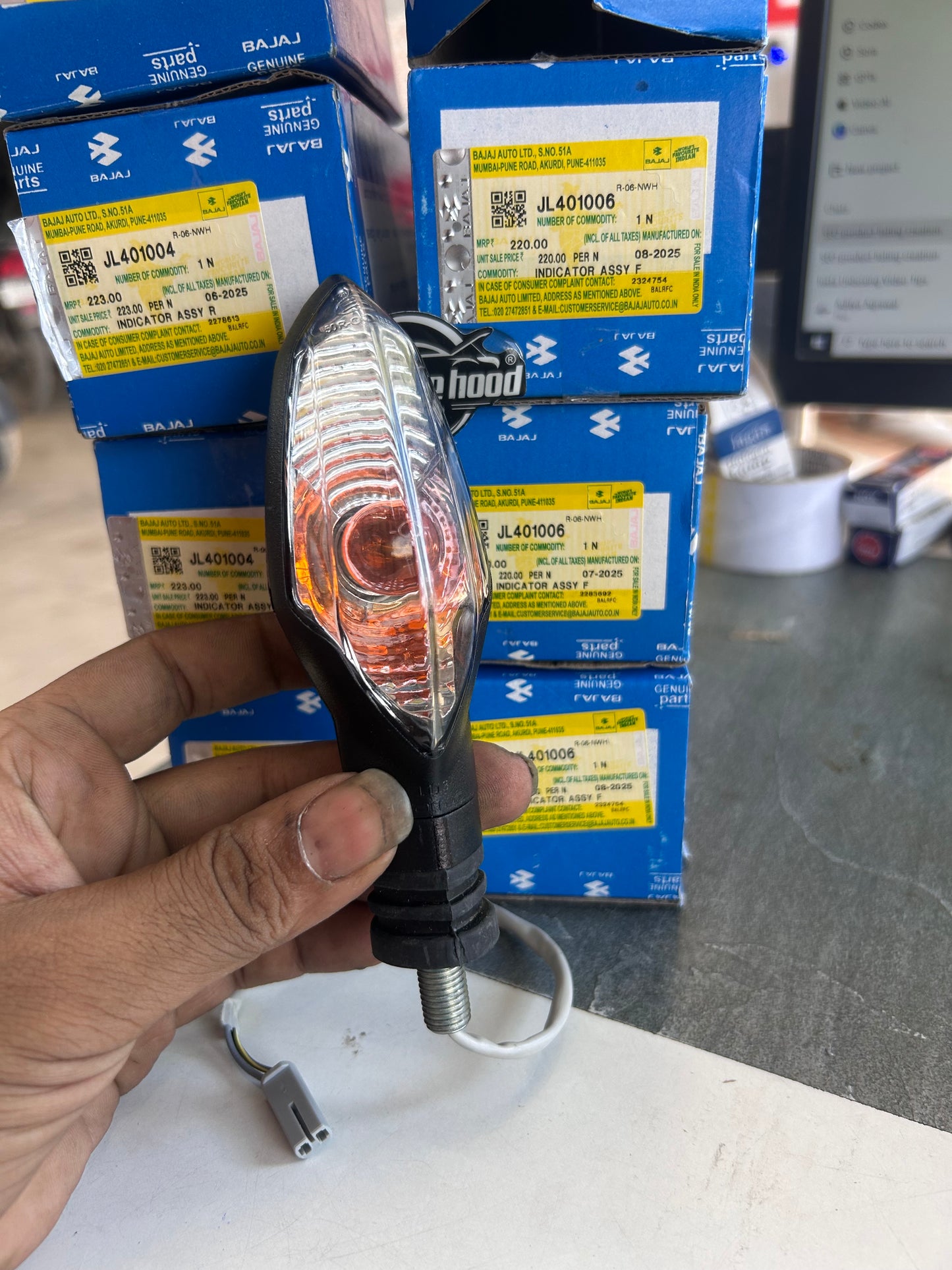 Bajaj Pulsar Indicator Assembly – JL401006 | Front Right (RH) & Rear Left (LH) OEM (NS160, NS200, AS150, AS200, 200NS)