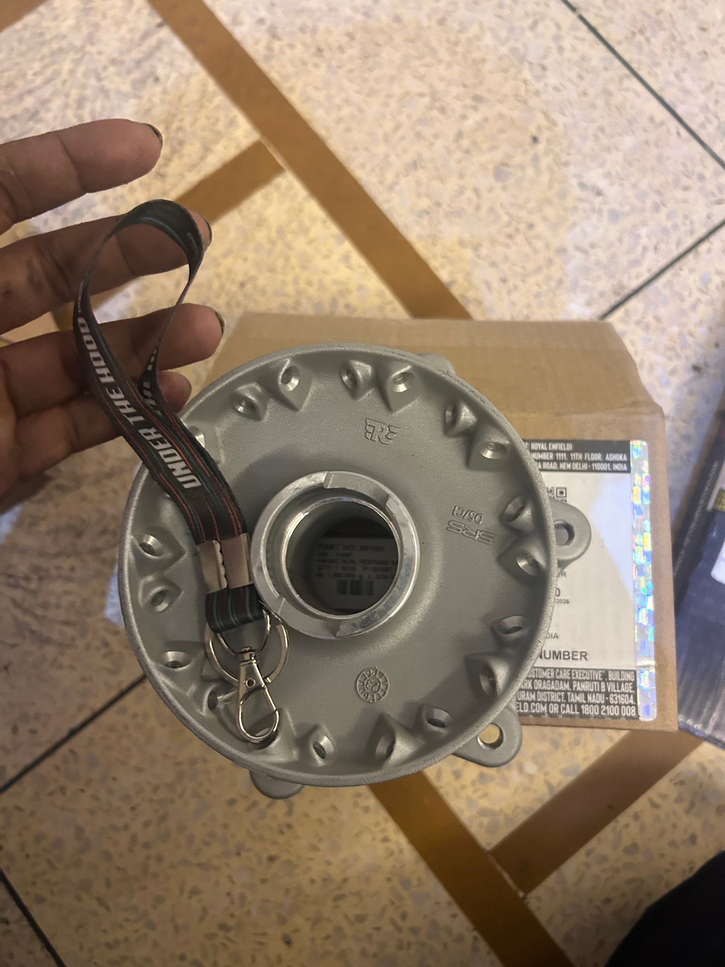Royal Enfield Genuine Front Hub (Texture Silver) for Classic 500 / Bullet 500 Euro 4 (Spoke Front Wheel) – 891060