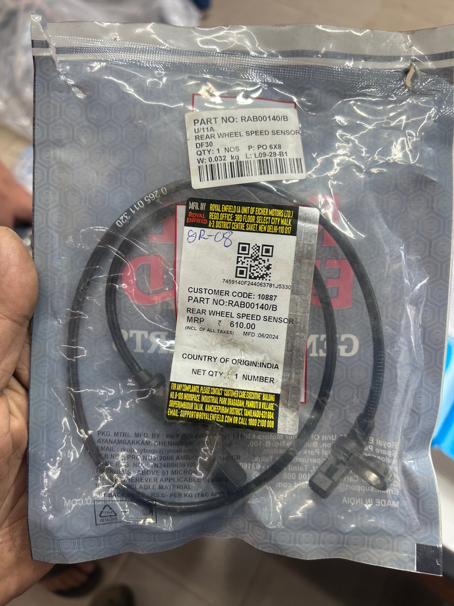 Royal Enfield RAB00140/B Rear Wheel Speed Sensor DF30 for Classic and Bullet 350/500
