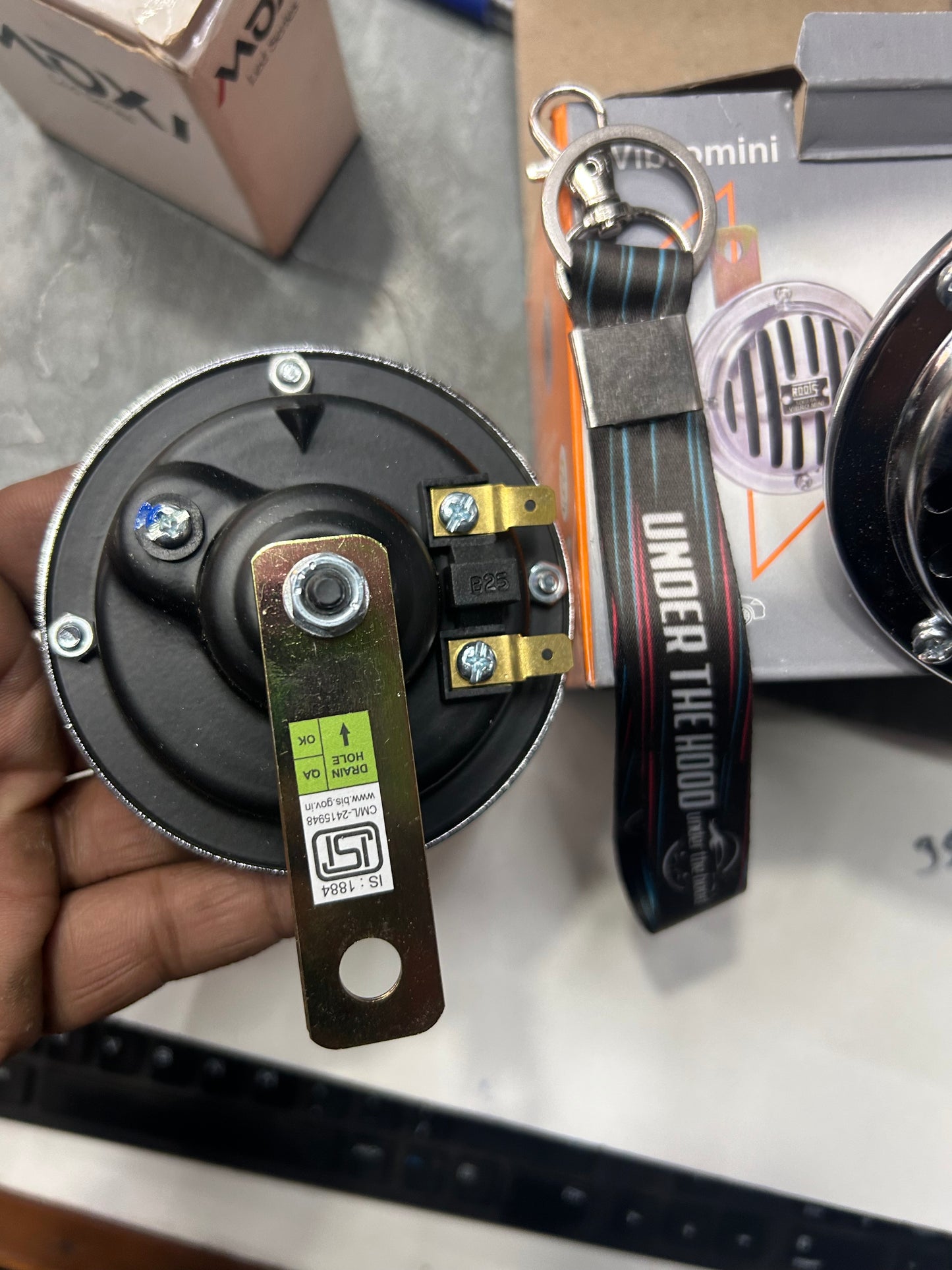 Roots Vibromini 12V Horn – Compact, Loud Horn for Royal Enfield, Bikes & Cars (High/Low Tone)