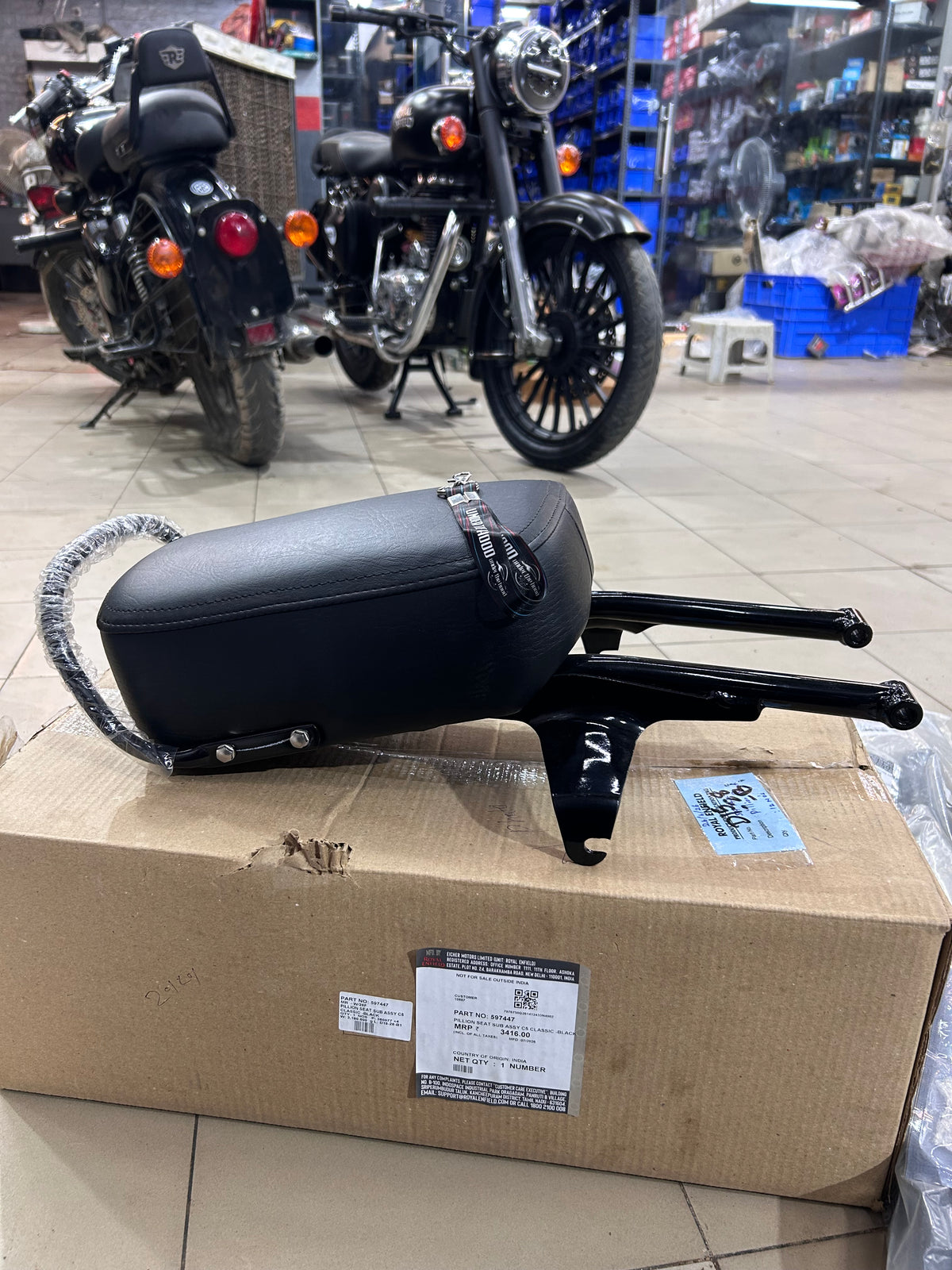 Genuine Royal Enfield Classic 350 UCE / Classic 500 EFI C5 Black Pillion Passenger Seat Sub-Assembly – 597447