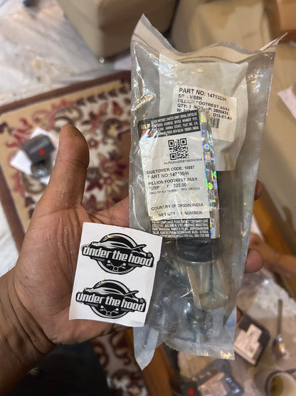 147135/H – Pillion Footrest Assembly (Complete) for Bullet 350 UCE (KS/ES), Bullet 500 UCE / Euro III–IV, Electra 350 UCE, Classic 350 UCE (same peg mount), Early Thunderbird UCE – Genuine Royal Enfield