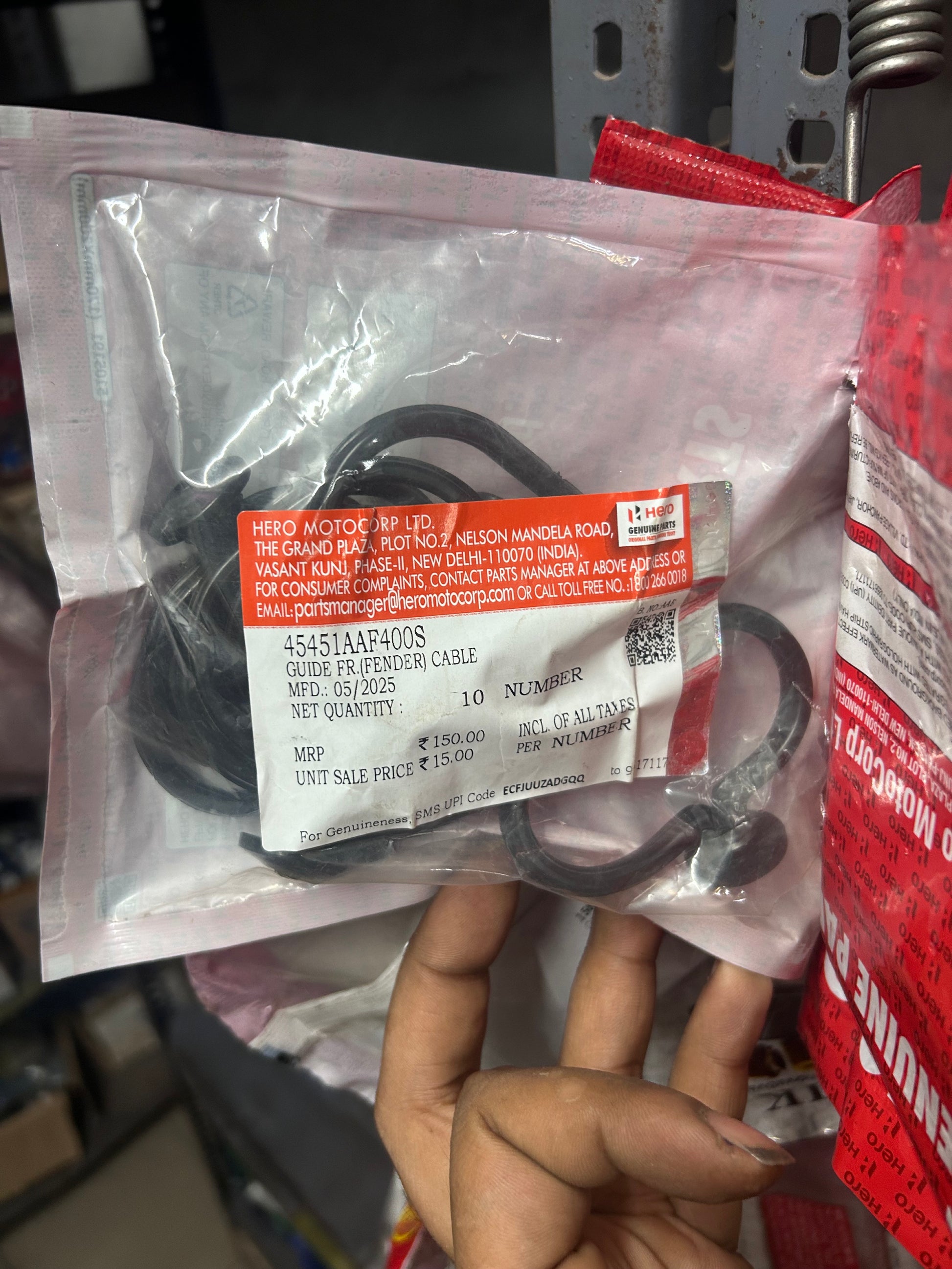 Hero 45451AAH400S Fender Cable Guide for Splendor HF Deluxe

