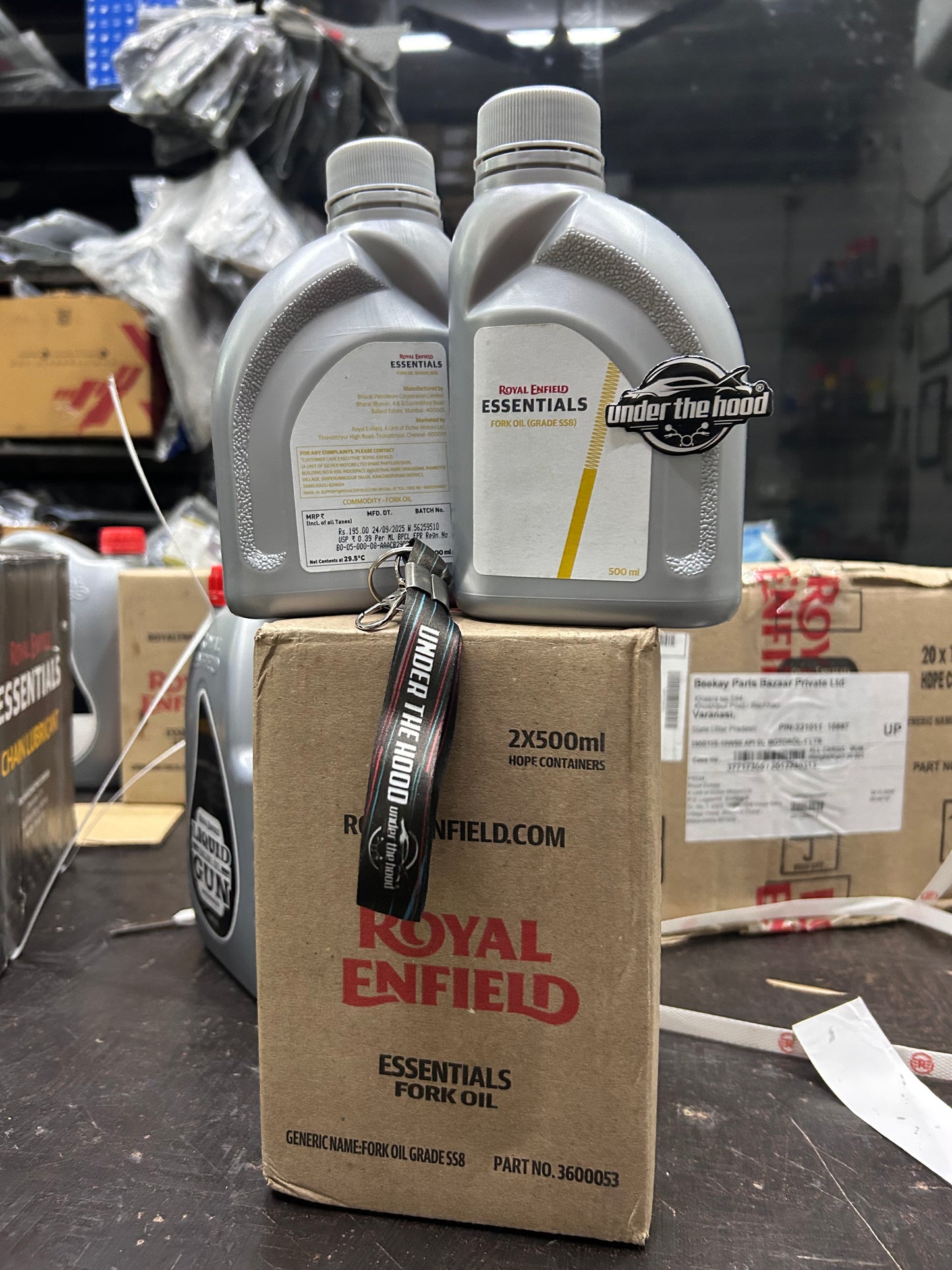 Royal Enfield 3600053 – Essentials Front Fork Oil Grade SS8 (500ml) for Classic, Bullet, Meteor, Himalayan & 650 Twins