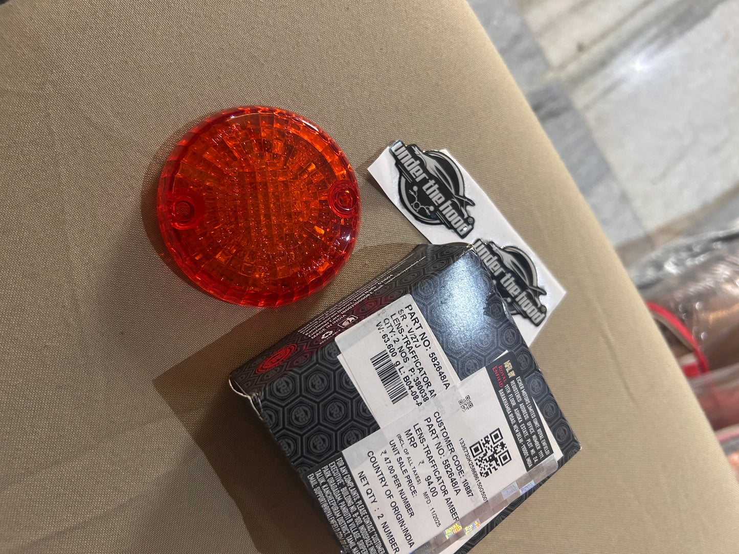 582648/A – Indicator Lens (Amber) for Royal Enfield Bullet 350 UCE, Classic 350 UCE, Classic 500 EFI/UCE, Electra 350 UCE, Standard 350 – Genuine OEM “Trafficator” Lens