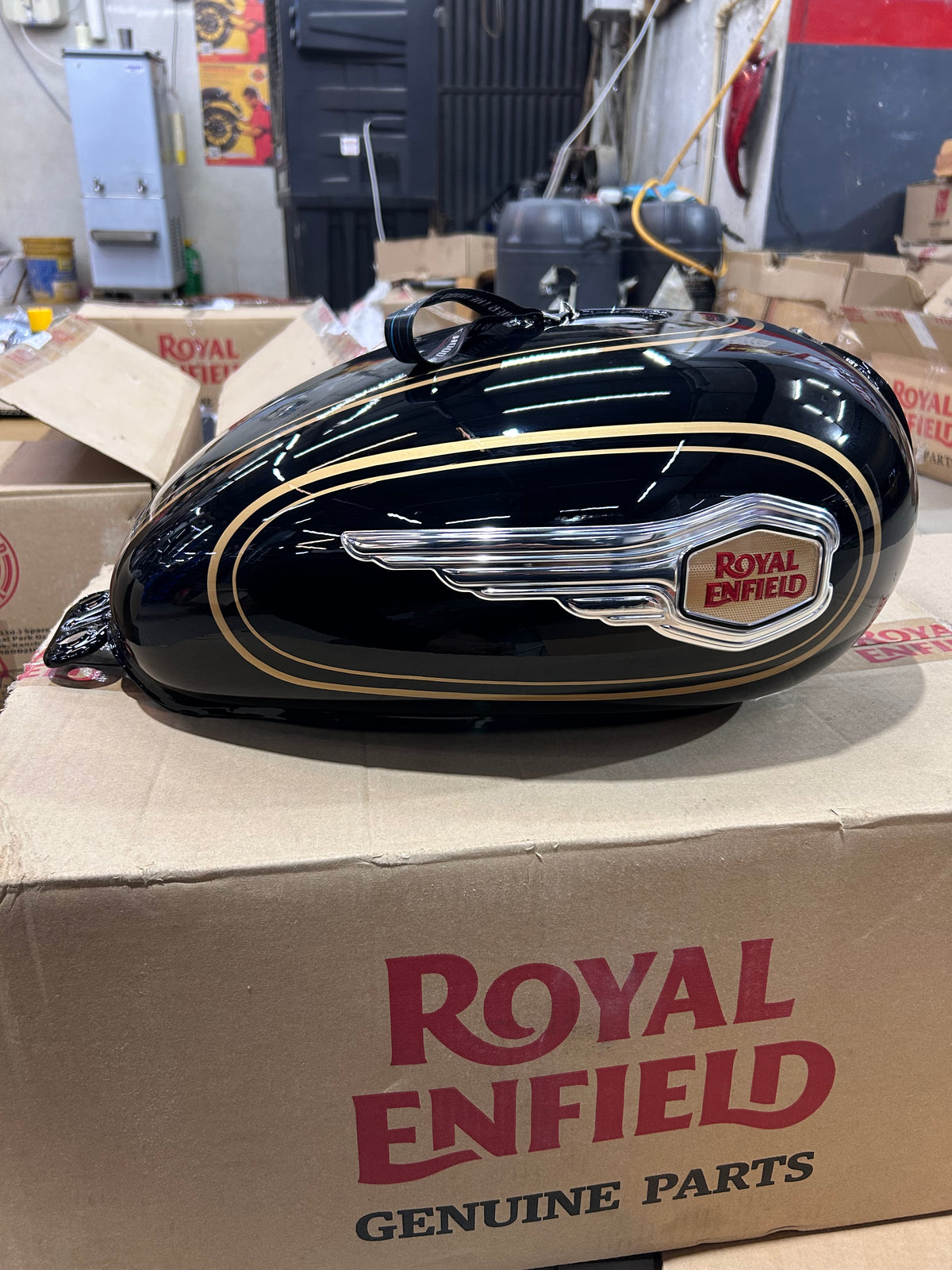 Royal Enfield Bullet 350 UCE ES Disc BS4 Standard Black Fuel Tank with Sticker – 843114