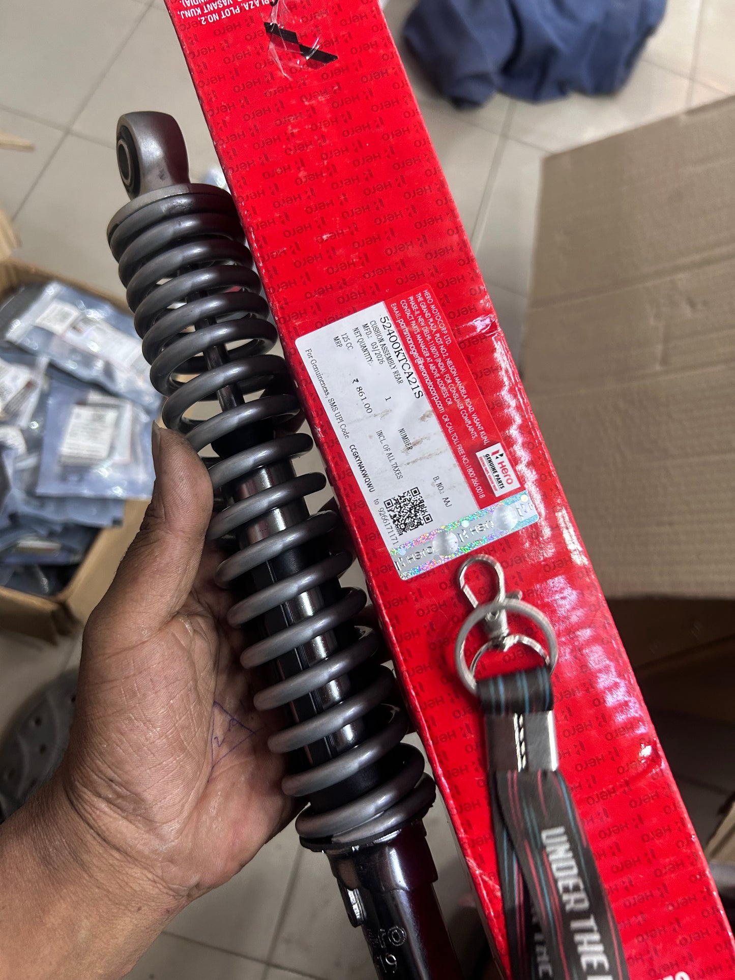 Hero Genuine Rear Shock Absorber / Cushion Assembly for Super Splendor – 52400KTCA21S