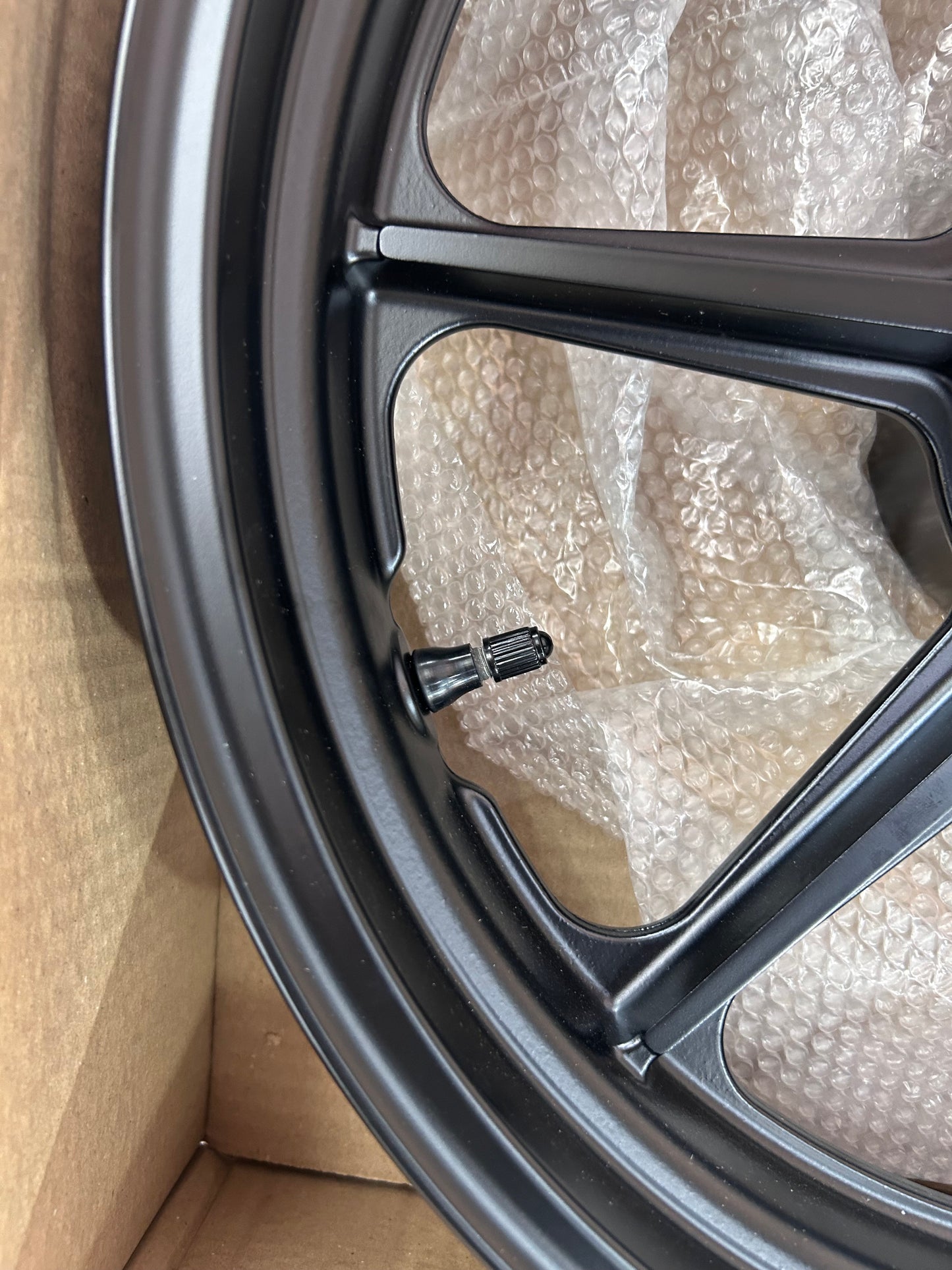 Royal Enfield RAT00704/A Rear Alloy Wheel 18-inch – OEM Tubeless Upgrade for GT 650 & Interceptor 650