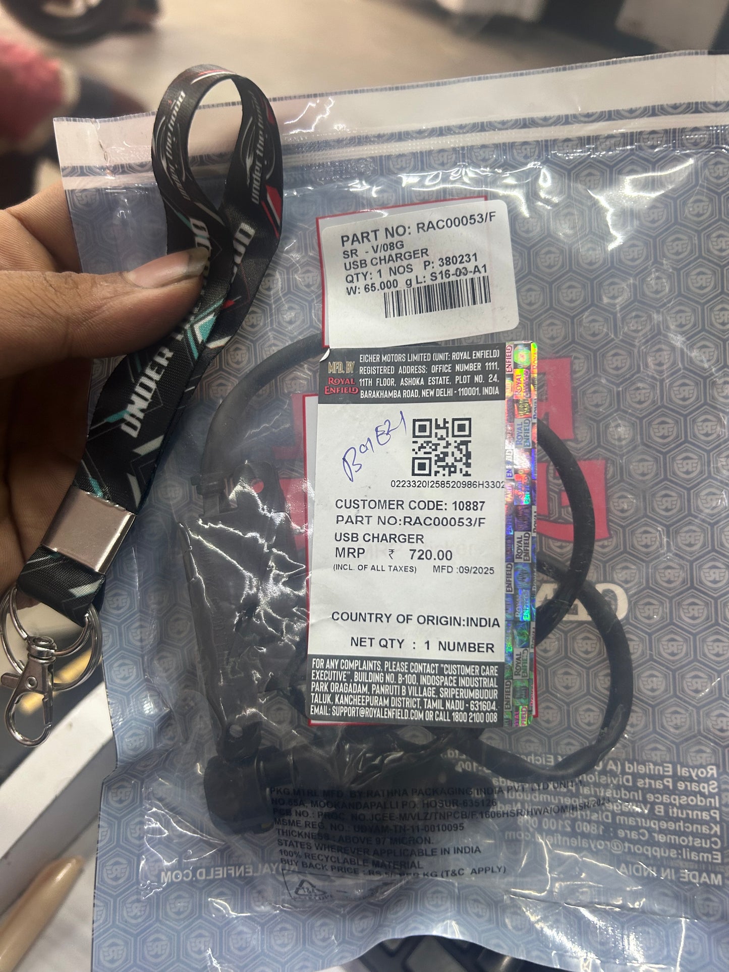 Royal Enfield RAC00053/F – OEM USB Charger (Handlebar) for Classic 350 Reborn, Meteor, Bullet 350, Hunter 350 J-Series & Retrofit Upgrade for Older Models