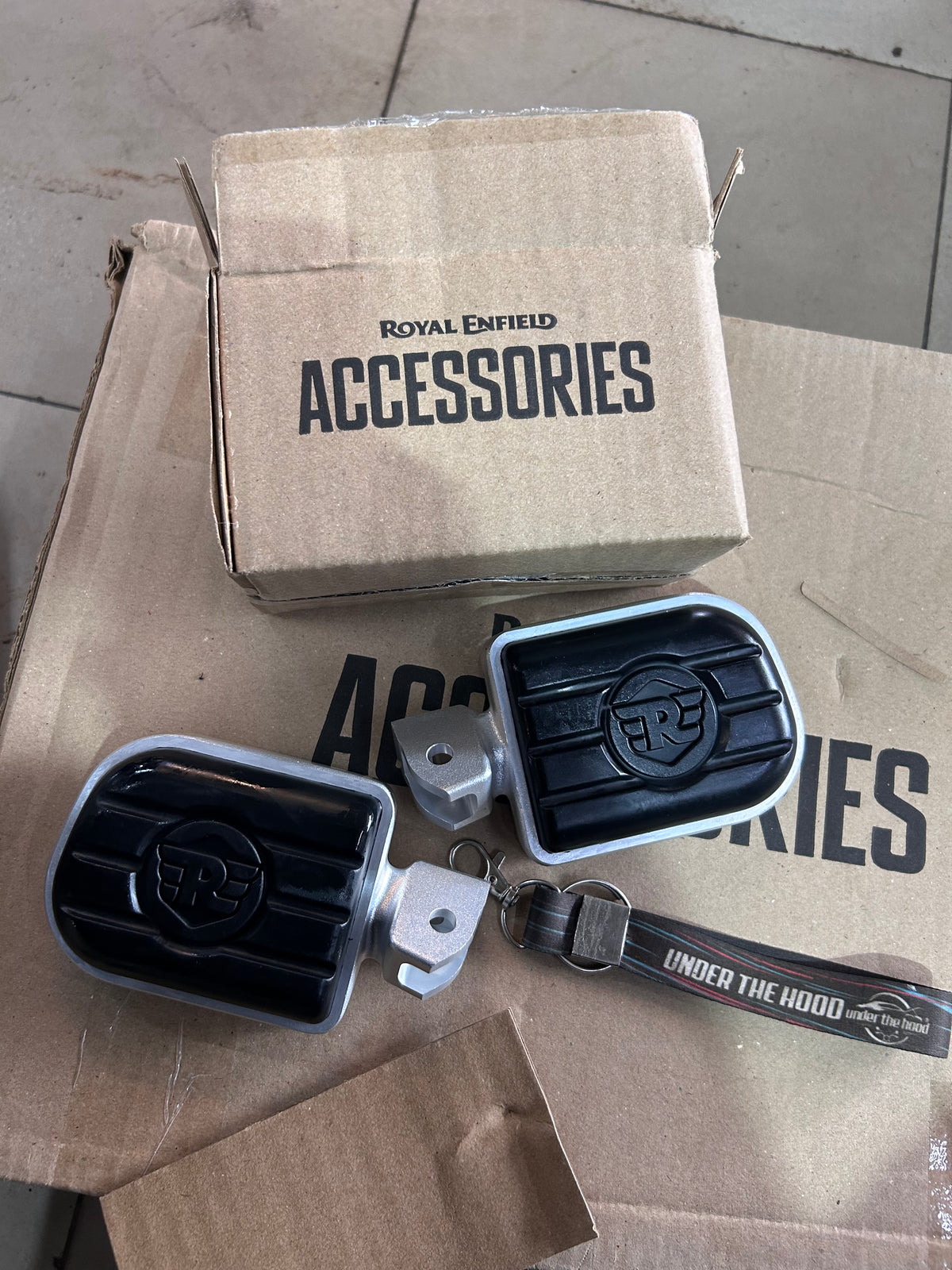 Royal Enfield Silver Deluxe Footpeg Kit – Meteor, Classic, Bullet & Goan Classic 350 KXA00030