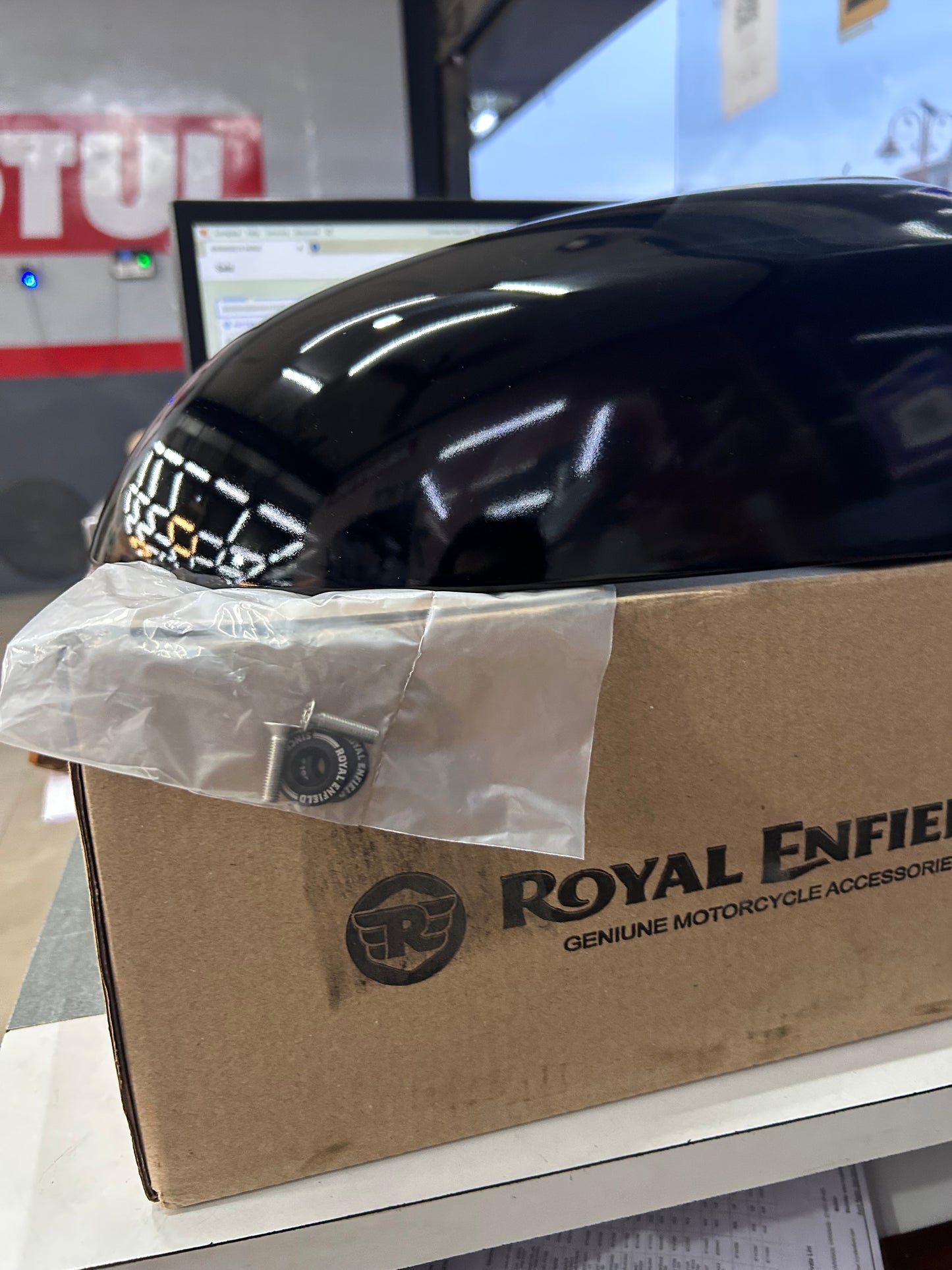 Royal Enfield Black Magic Dual Seat Cowl – GT 650 (Part No. 1990434)