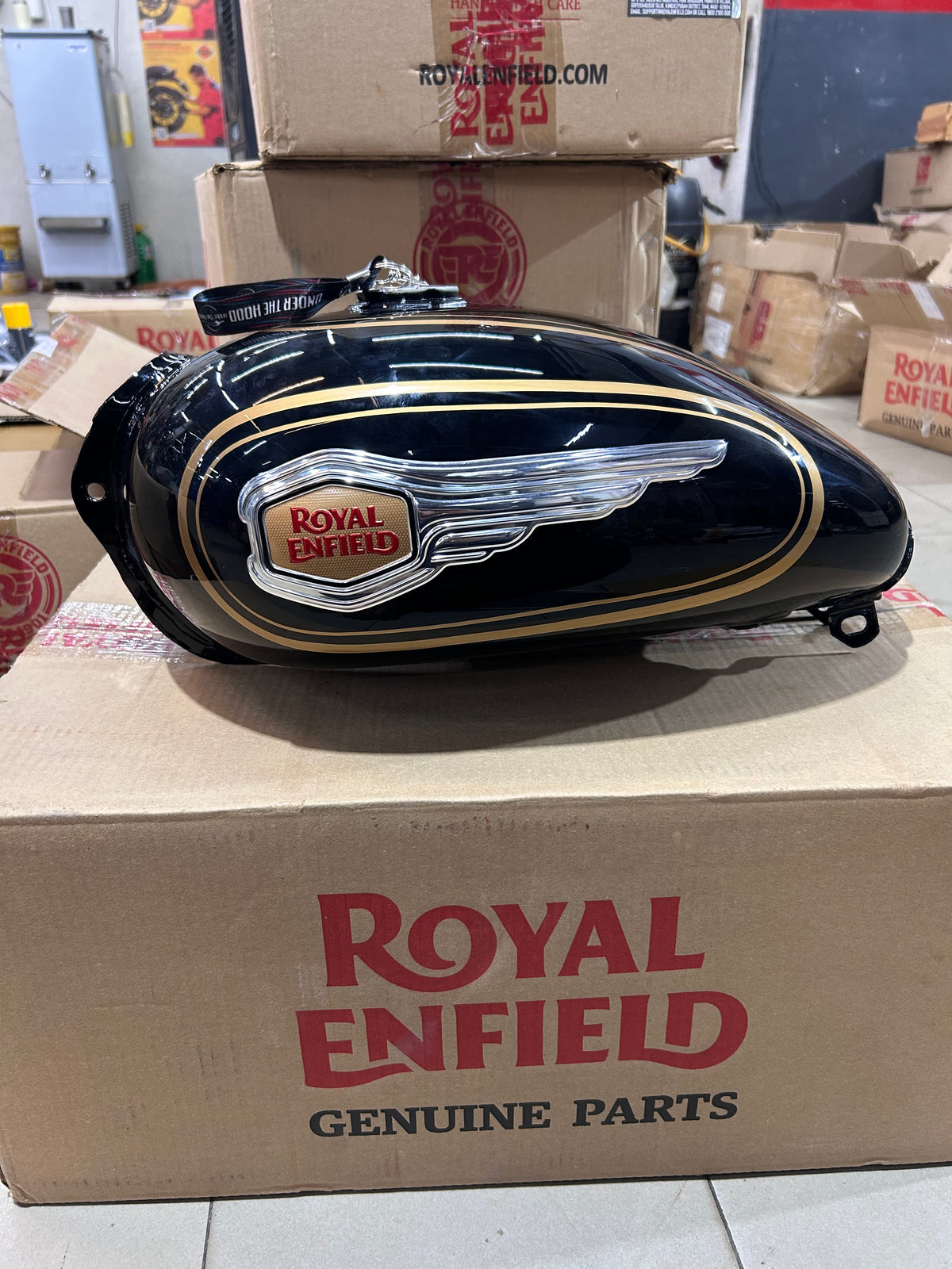 Royal Enfield Bullet 350 UCE Kick Start Black GK Fuel Tank – 866152