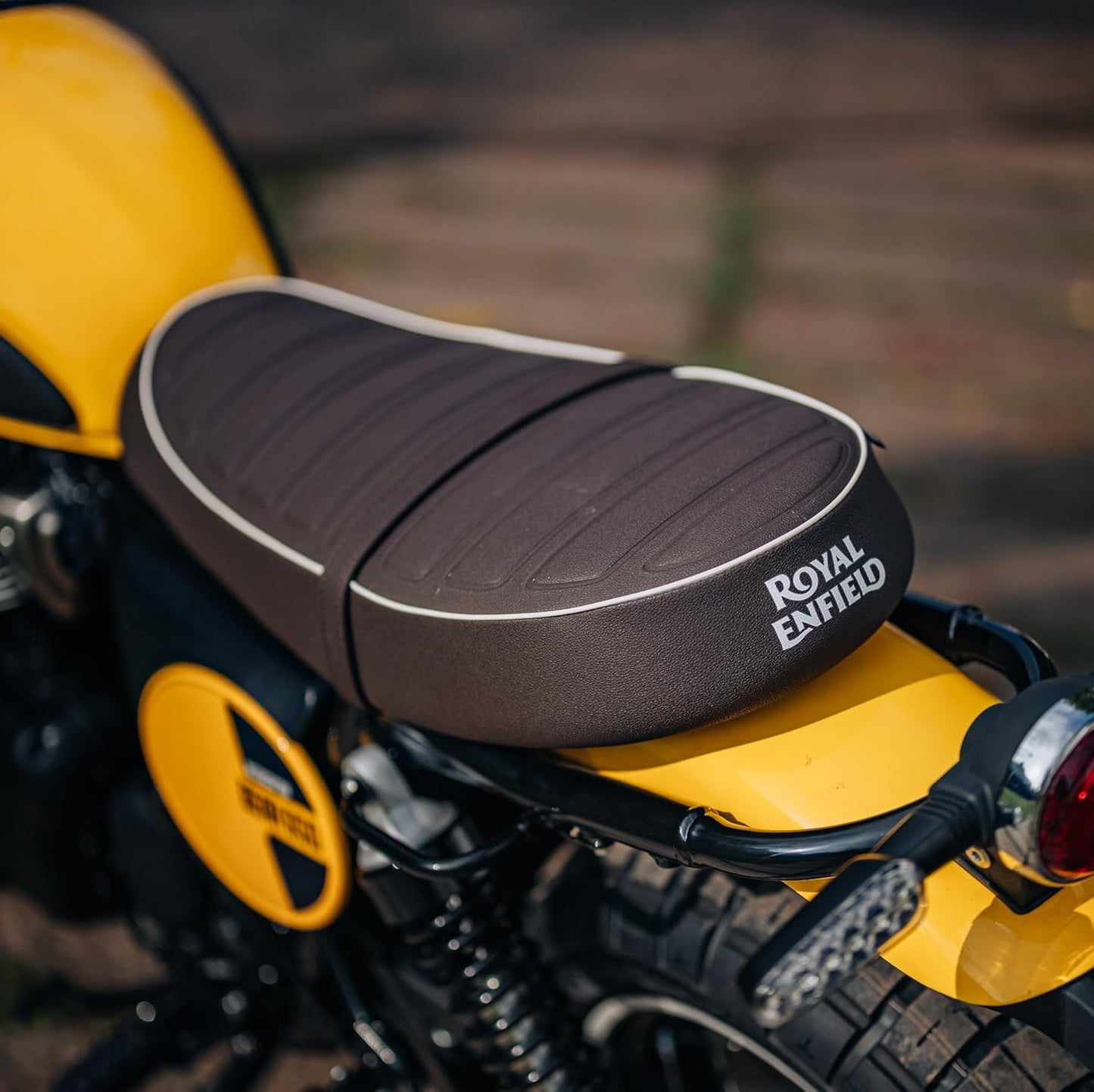 Royal Enfield Brown Signature Scrambler Seat for Bear 650 – 1990532