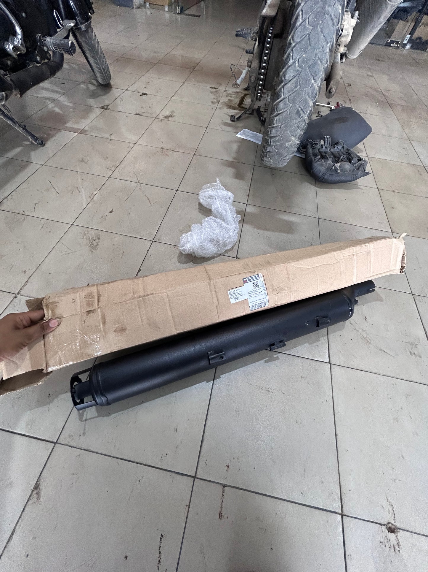 Royal Enfield 805023 – OEM Silencer Assembly (Heat-Resistant Black) for Thunderbird X 350 BS4