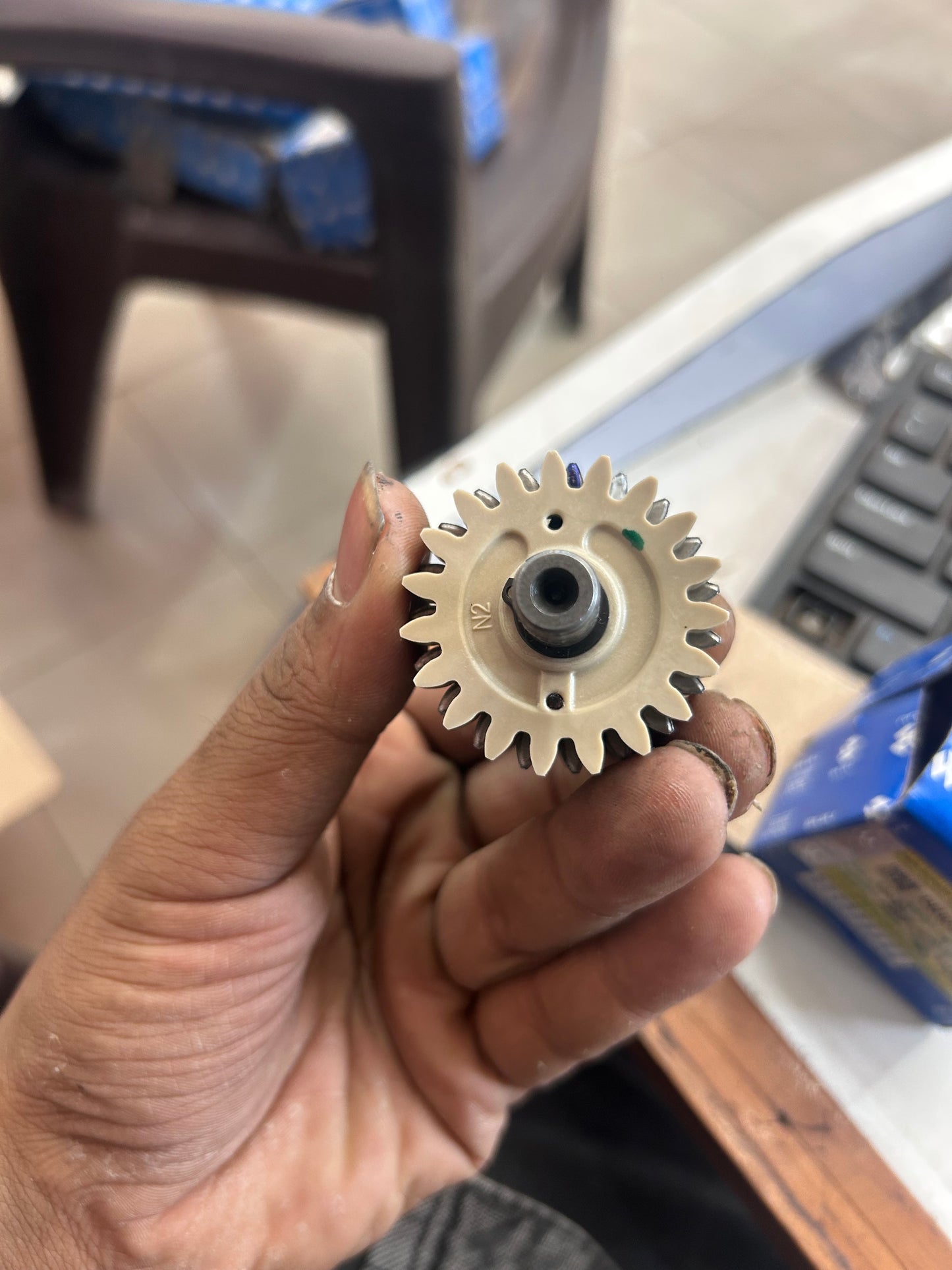 Bajaj DH102053 Balancer Idler Gear – Genuine OEM for Pulsar DTS-i Engines (125 / 150 / 180 / 220 / Avenger 220)