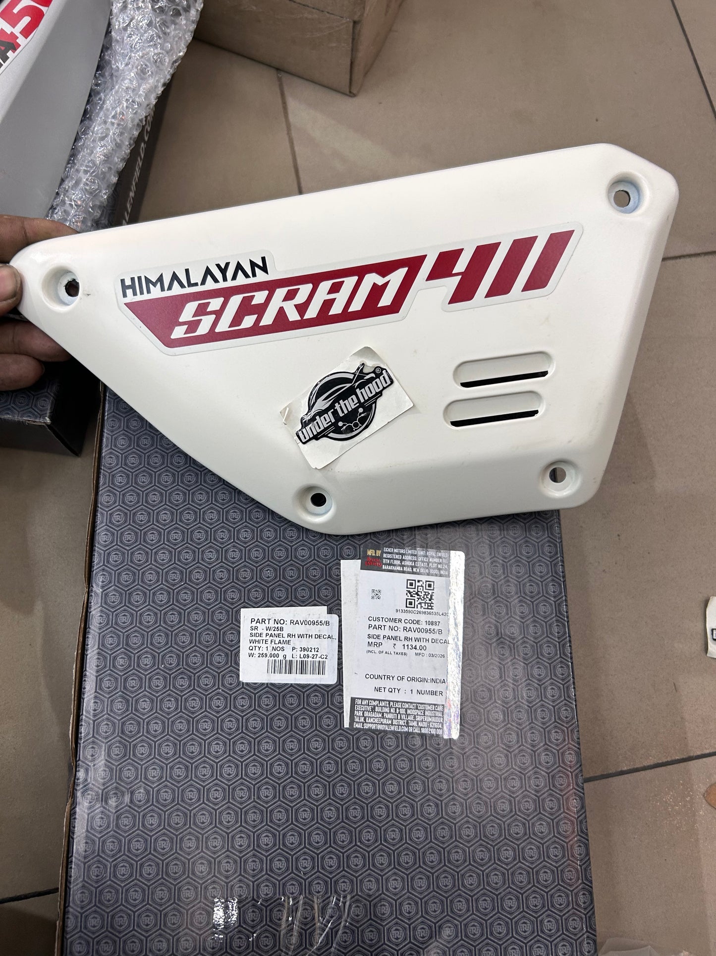 Royal Enfield RAV00955/B - Side Panel RH with Decal - Ash White / White Flame for Scram 411 White Flame - OEM