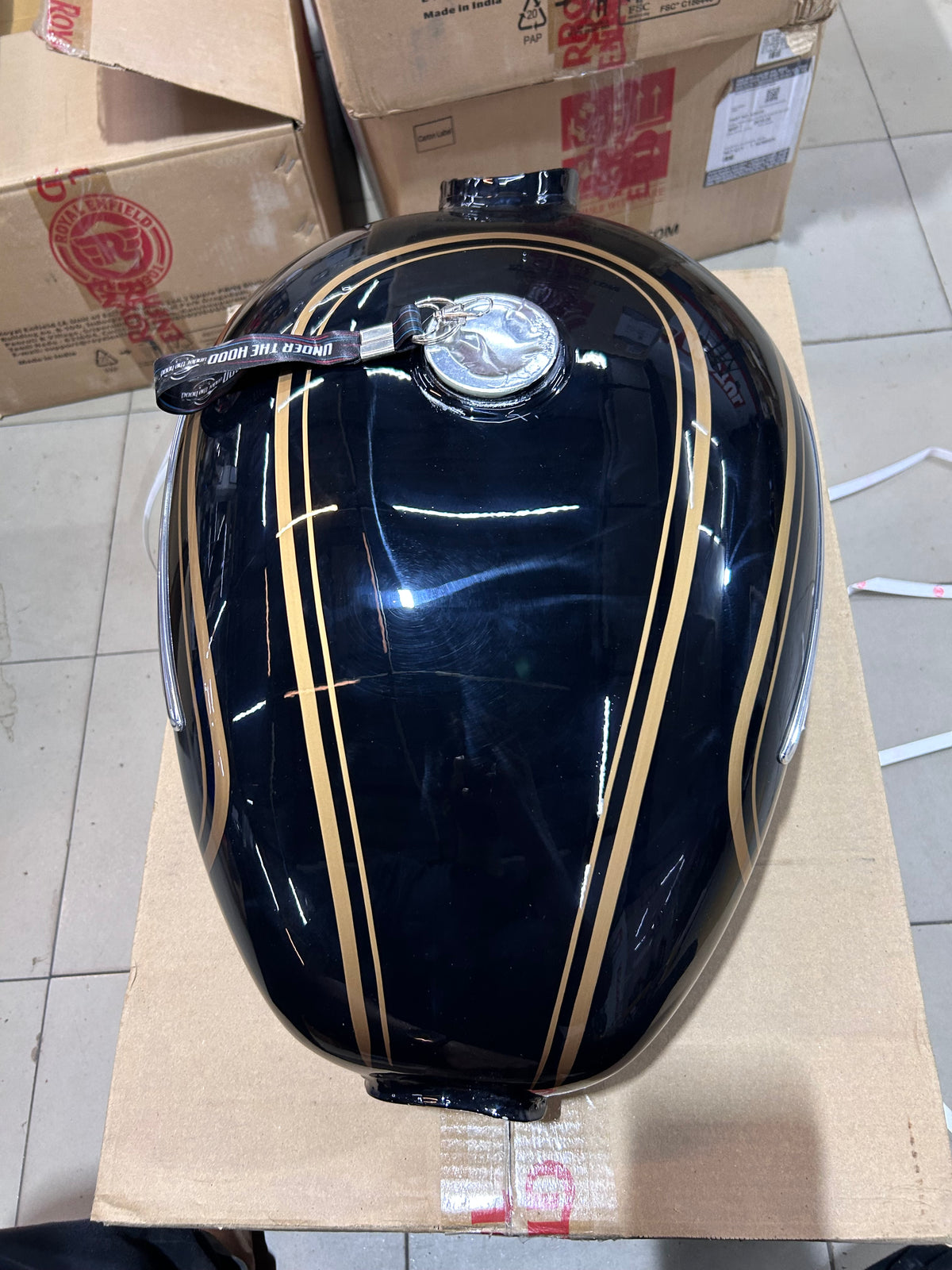 Royal Enfield Bullet 350 UCE Kick Start Black GK Fuel Tank – 866152