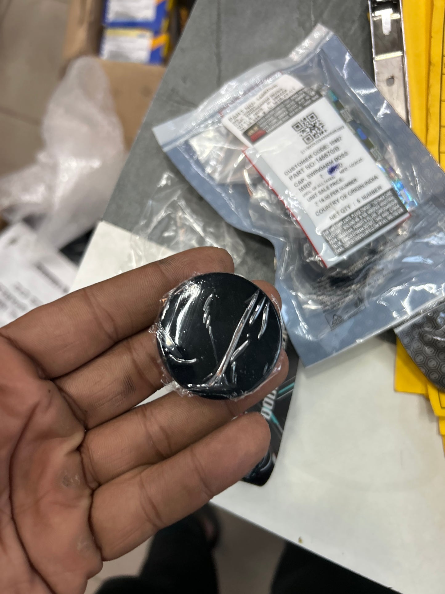 Royal Enfield Swingarm Boss Cap – 148670/B | OEM Cap for Interceptor 650 & Continental GT 650