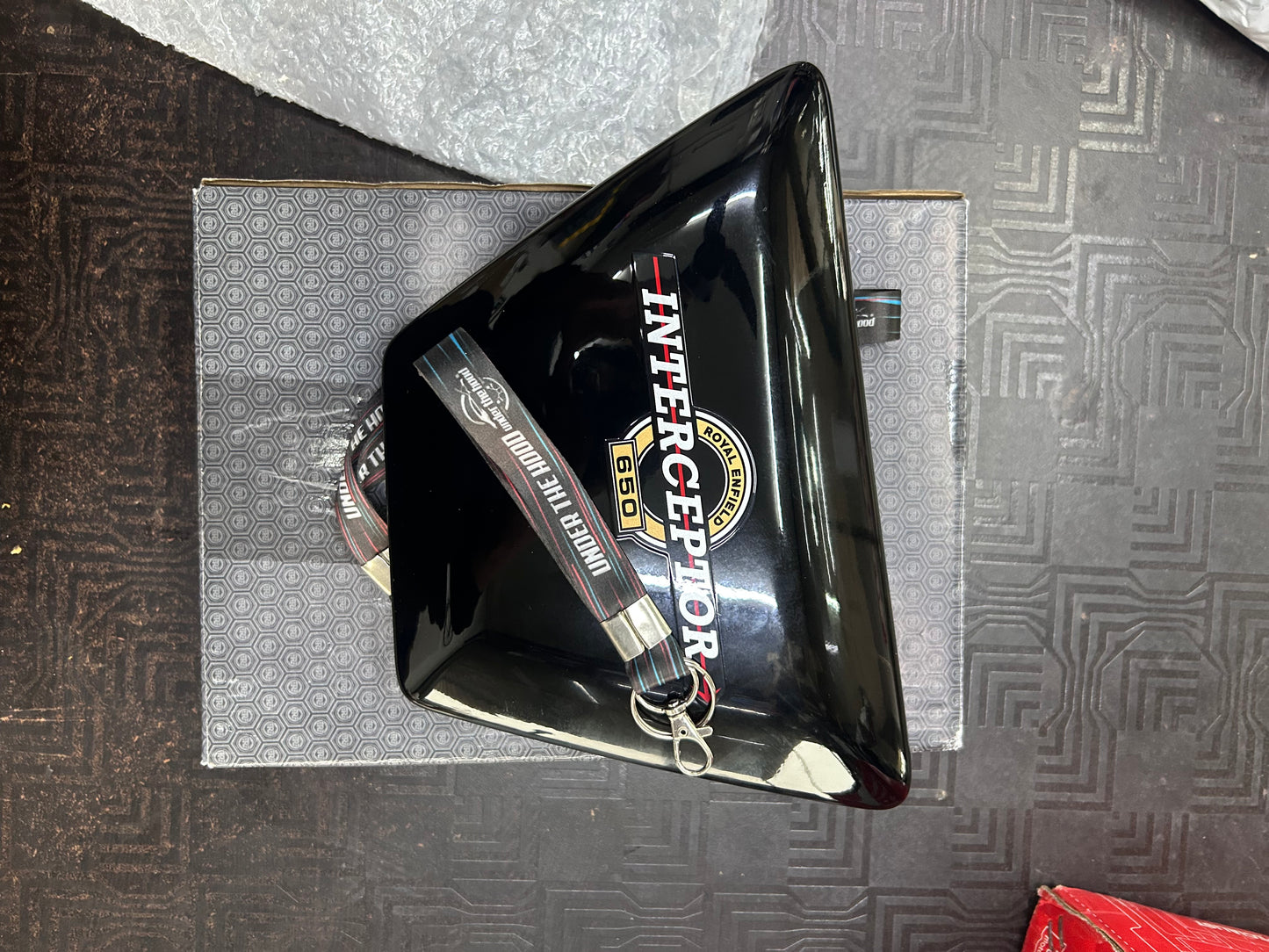 Royal Enfield 1030065/C – Interceptor 650 RH Side Panel Assembly (Right Side Cover) | Genuine OEM