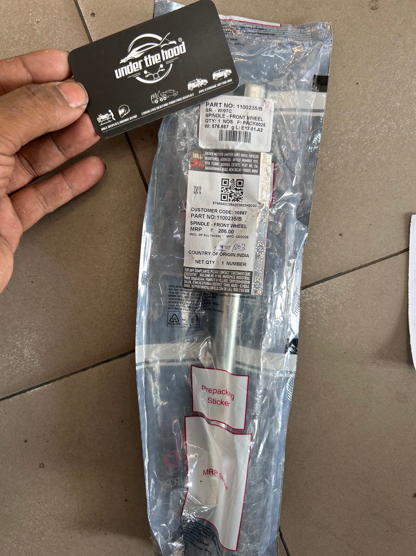 Front Wheel Spindle (Front Axle) for Royal Enfield Classic 350 Reborn / Meteor 350 / Hunter 350 / Bullet 350 / Goan Classic 350 | 1100235/B | Genuine OEM